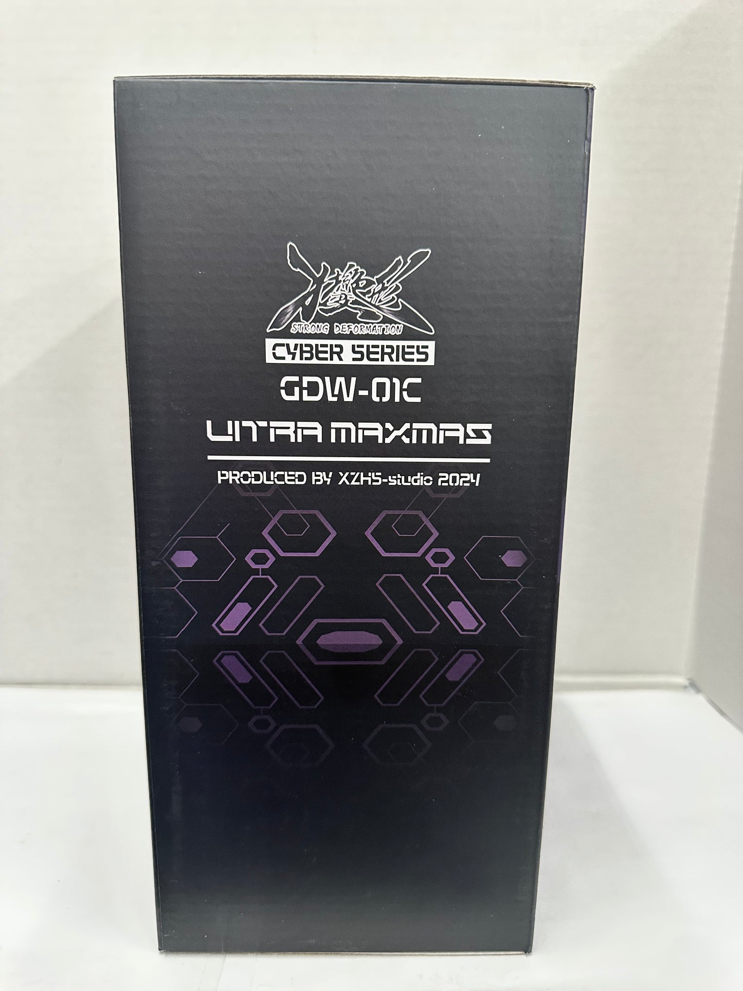 Strong Deformation Cyber Series GDW-01C Ultra Maxmas Figure