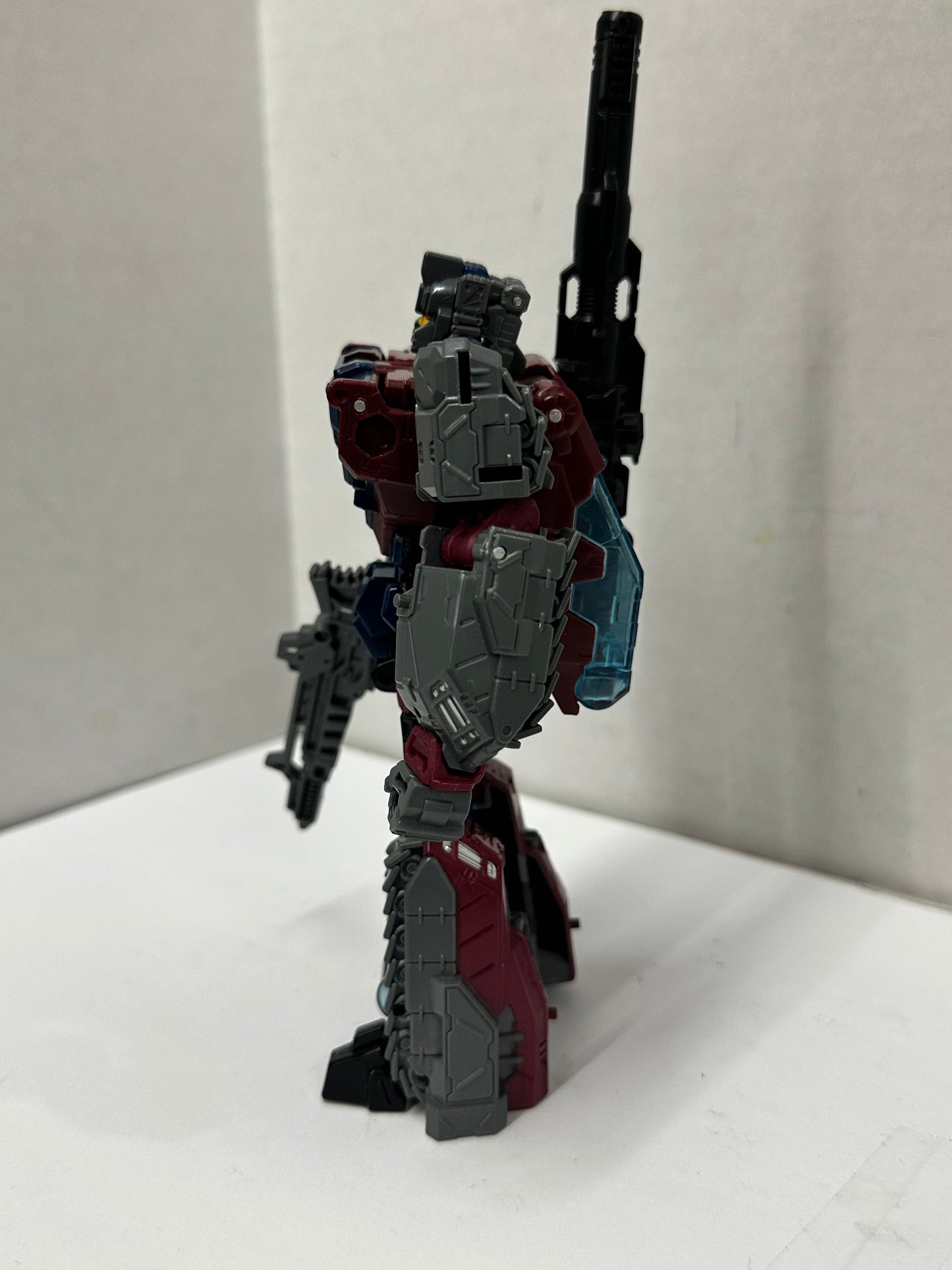 Hasbro Transformers Generations Titans Return Deluxe Quake Tank Headmaster Chasm