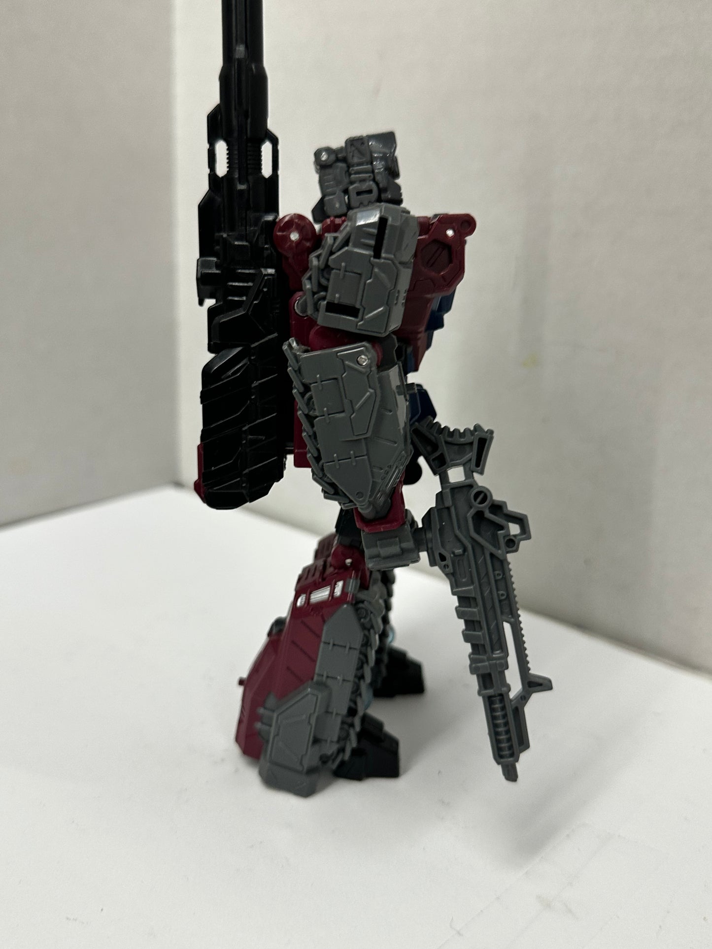 Hasbro Transformers Generations Titans Return Deluxe Quake Tank Headmaster Chasm