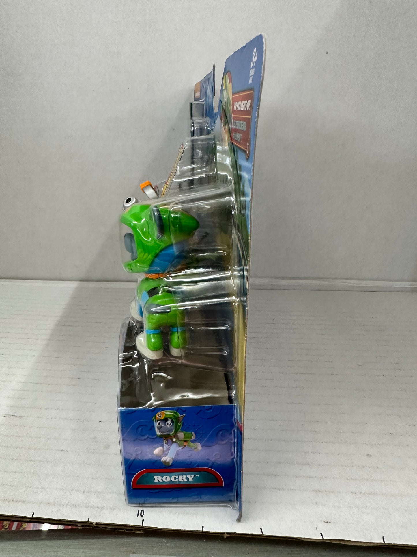 Paw Patrol Sea Patrol Light Up Rocky Action Pup Figure Scuba Under Water