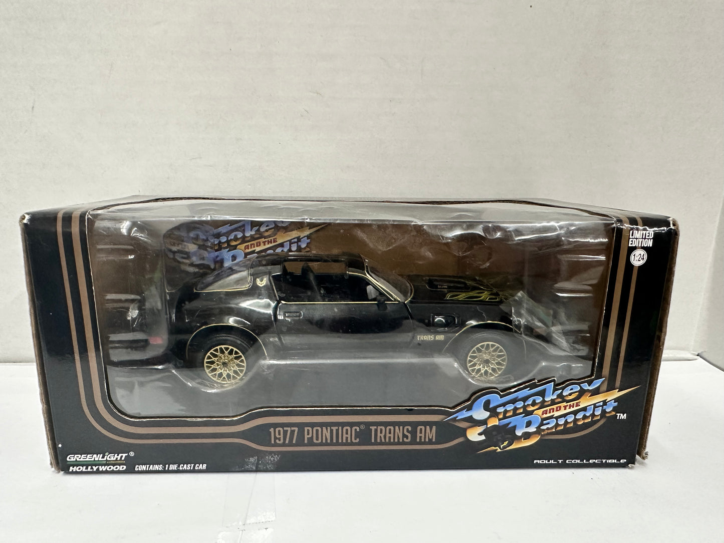 Greenlight Hollywood - 1977 Pontiac Trans AM - SMOKEY AND THE BANDIT - 1:24