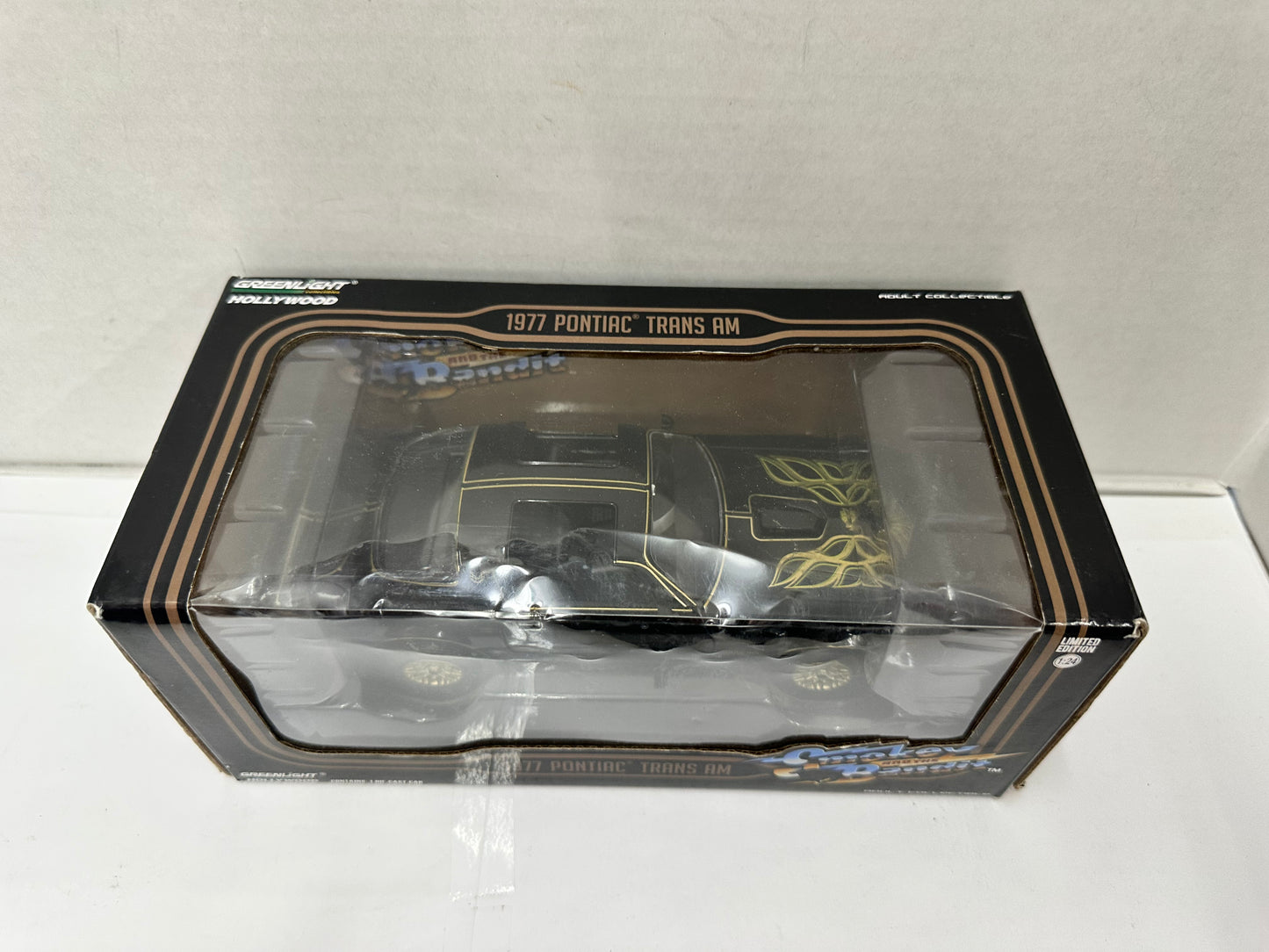 Greenlight Hollywood - 1977 Pontiac Trans AM - SMOKEY AND THE BANDIT - 1:24