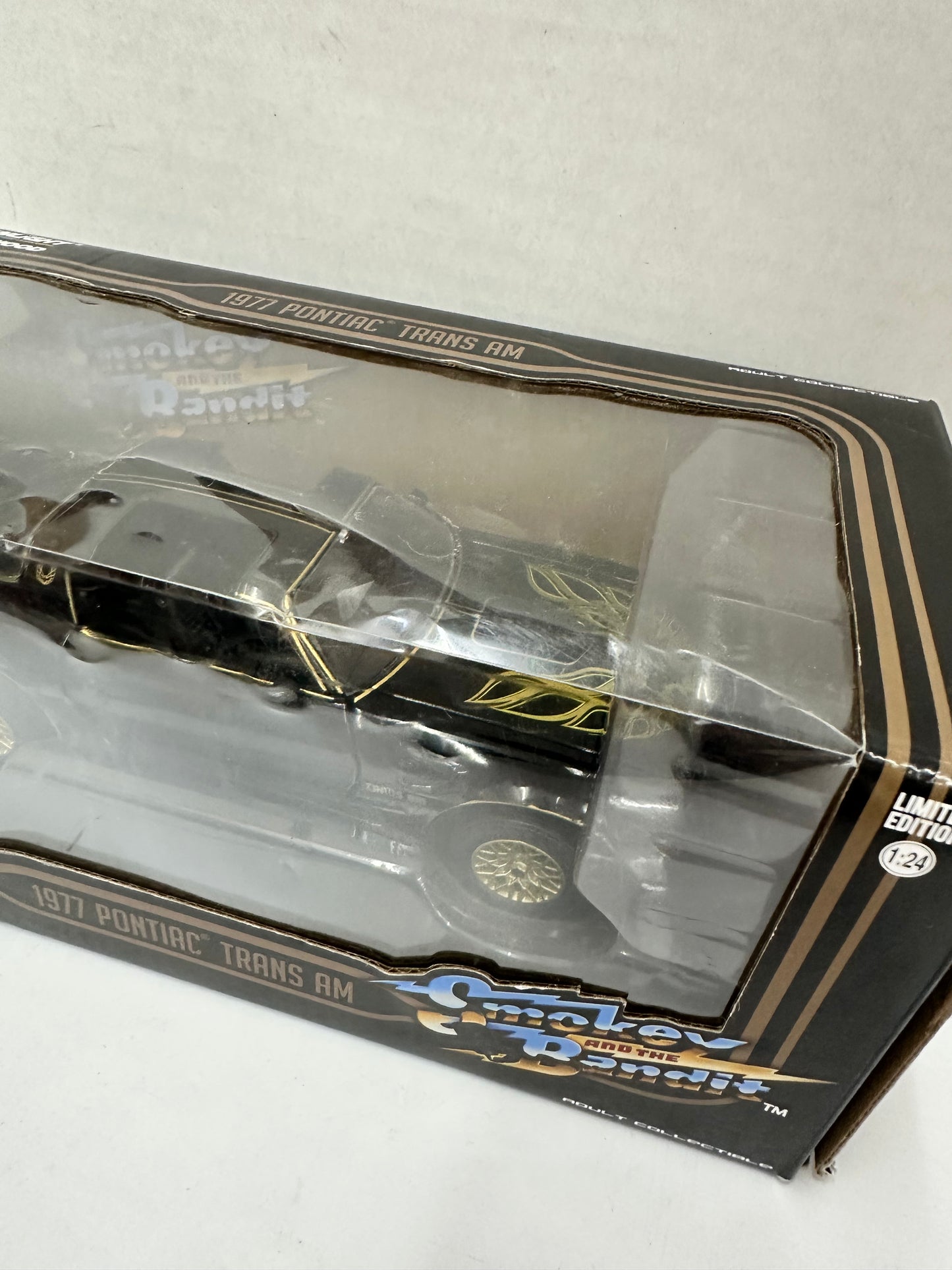 Greenlight Hollywood - 1977 Pontiac Trans AM - SMOKEY AND THE BANDIT - 1:24