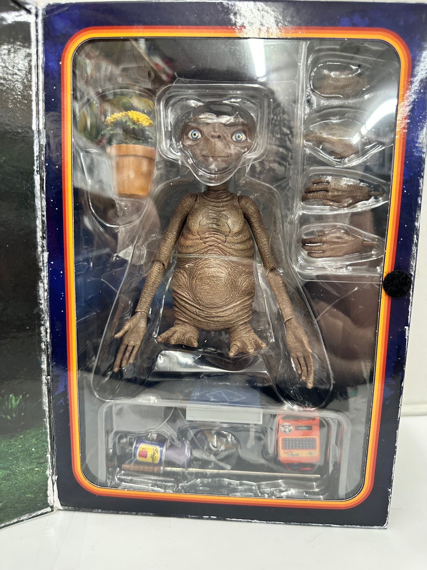 NECA E.T. The Extra Terrestrial 40th Anniversary Light Up Deluxe Figure