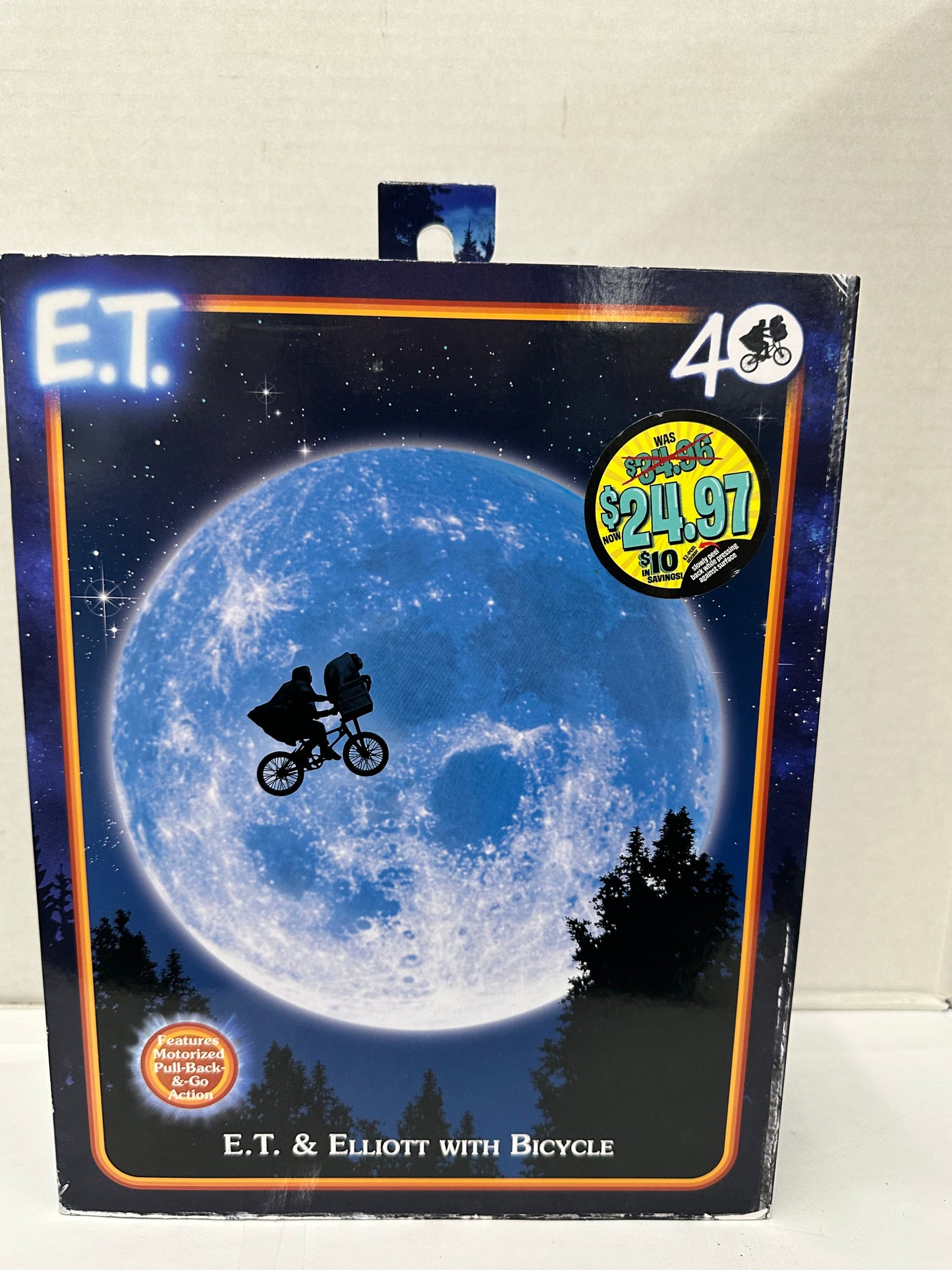 NECA E.T The Extra-Terrestrial 40th Elliott and E.T. on Bicycle, Pull-N-Go