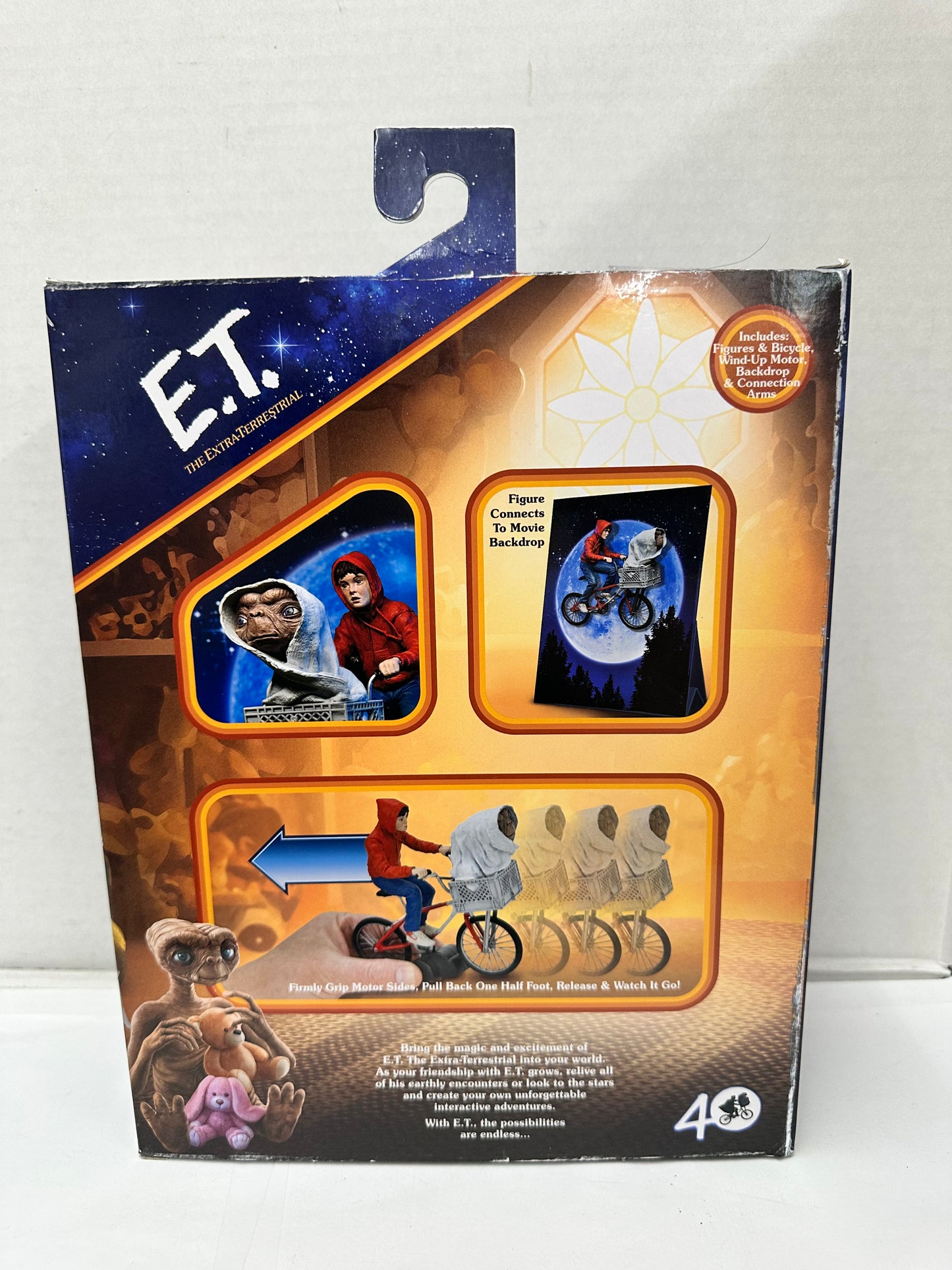 NECA E.T The Extra-Terrestrial 40th Elliott and E.T. on Bicycle, Pull-N-Go
