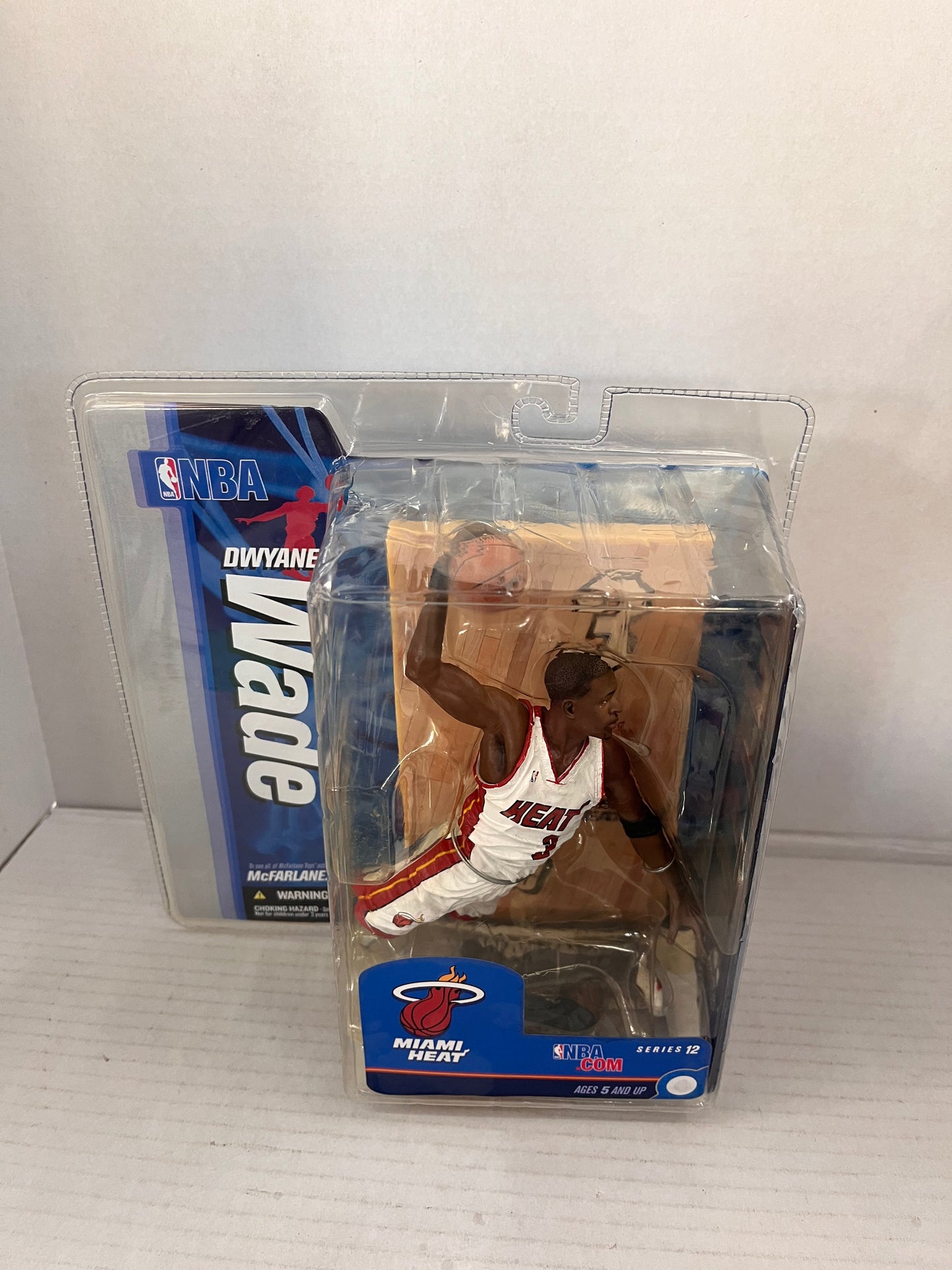 DWAYNE WADE #3 MIAMI HEAT GUARD FIGURE SERIES 12 MCFARLANE 2007 WHITE JERSEY