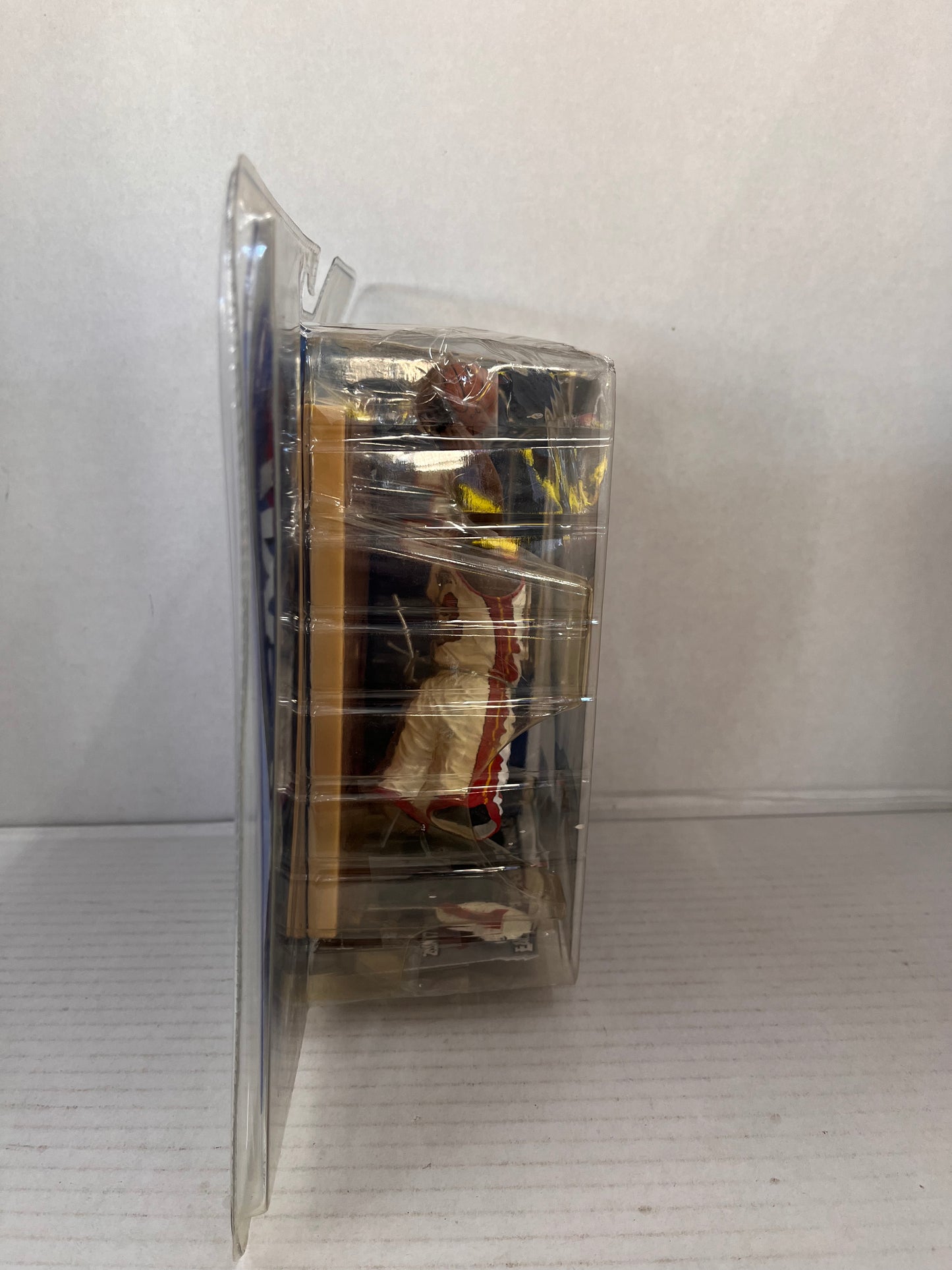 DWAYNE WADE #3 MIAMI HEAT GUARD FIGURE SERIES 12 MCFARLANE 2007 WHITE JERSEY