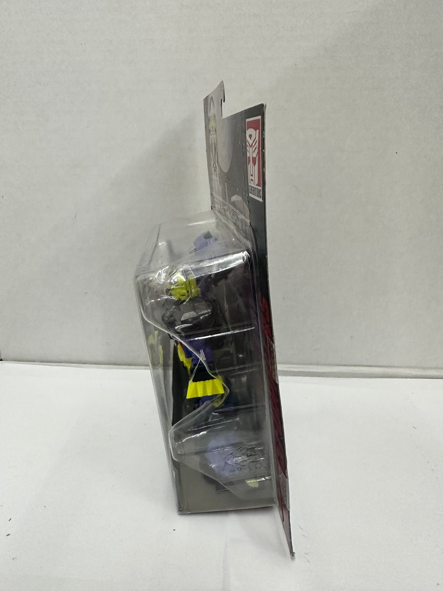 Krok and Gatorface Deluxe Class Transformers Generations Titans Return