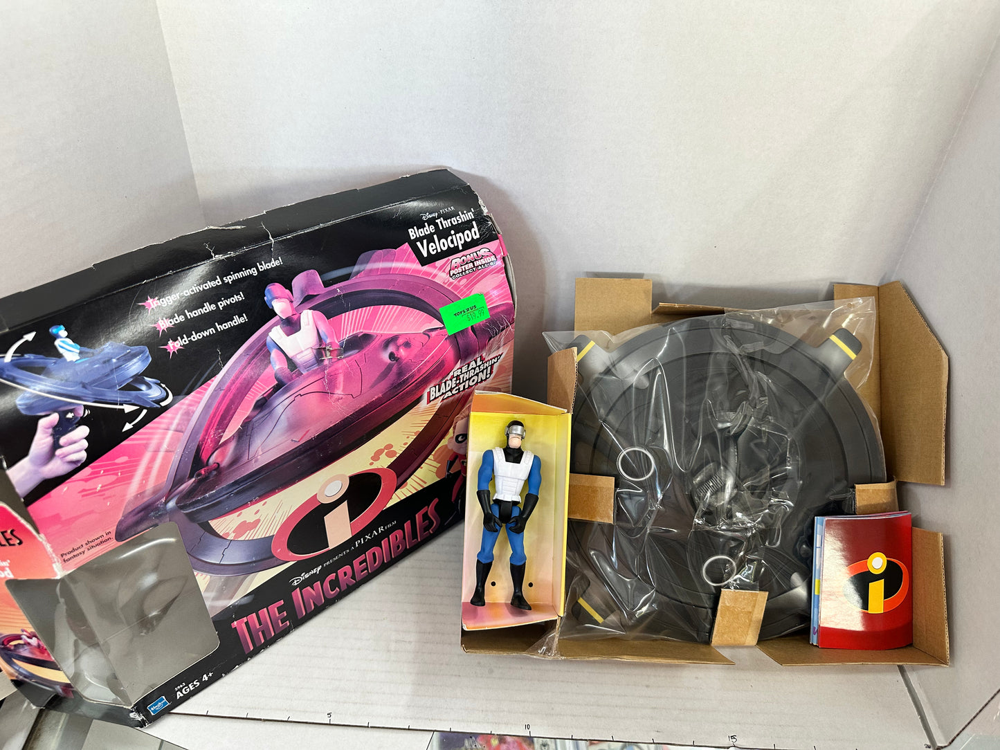 Disney / Pixar The Incredibles Blade Thrashin' Velocipod with Island Guard