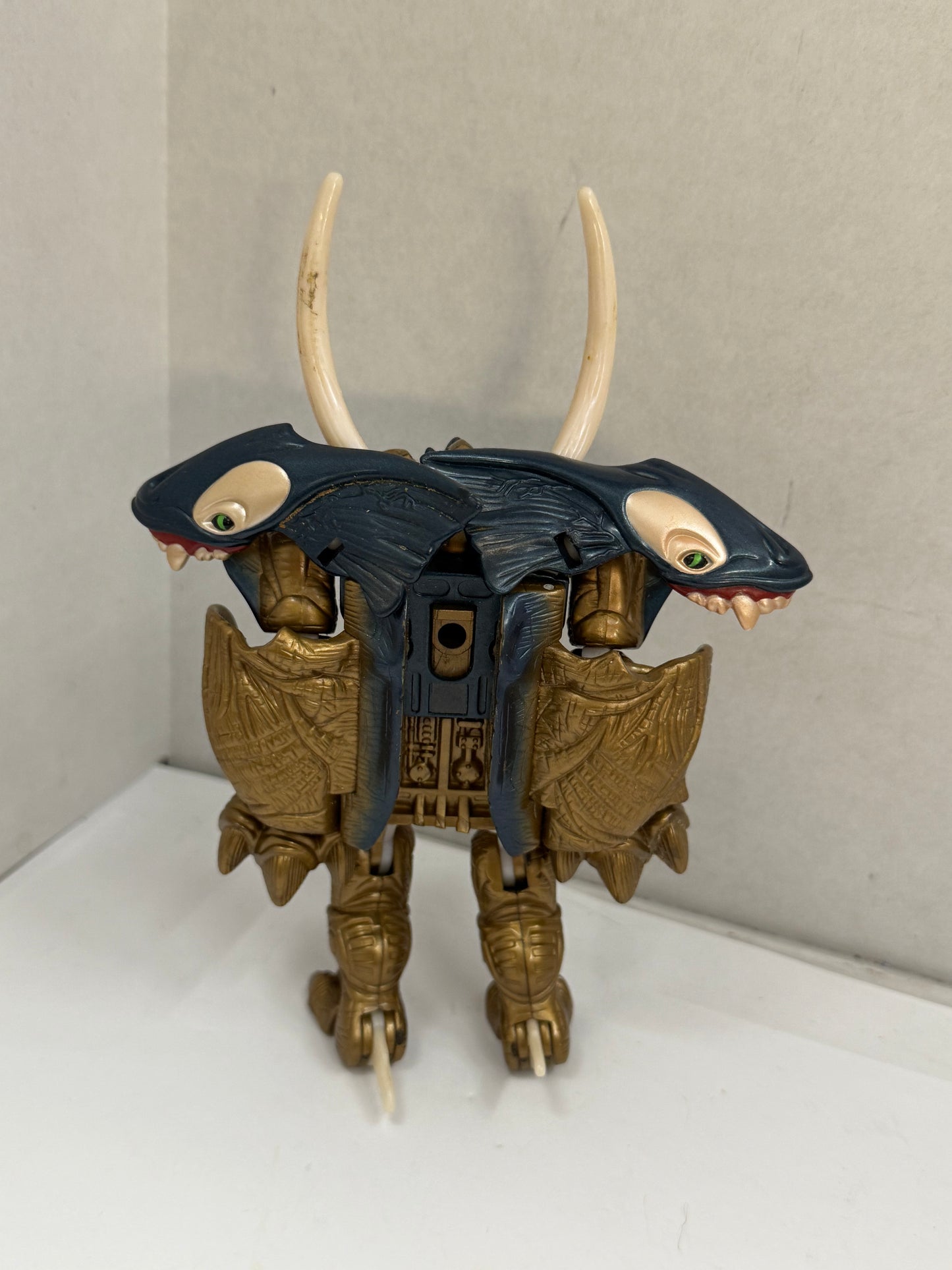 Transformers BEAST WARS Fuzors Deluxe Class TORCA - Incomplete