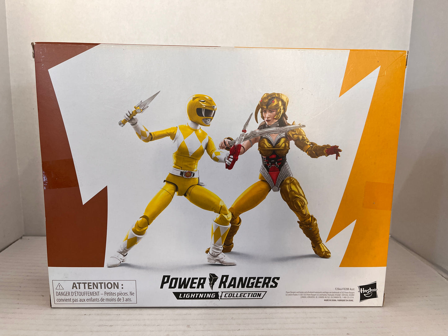 Power Rangers Lightning Collection Mighty Morphin Yellow Ranger Aisha Vs. Scorpi