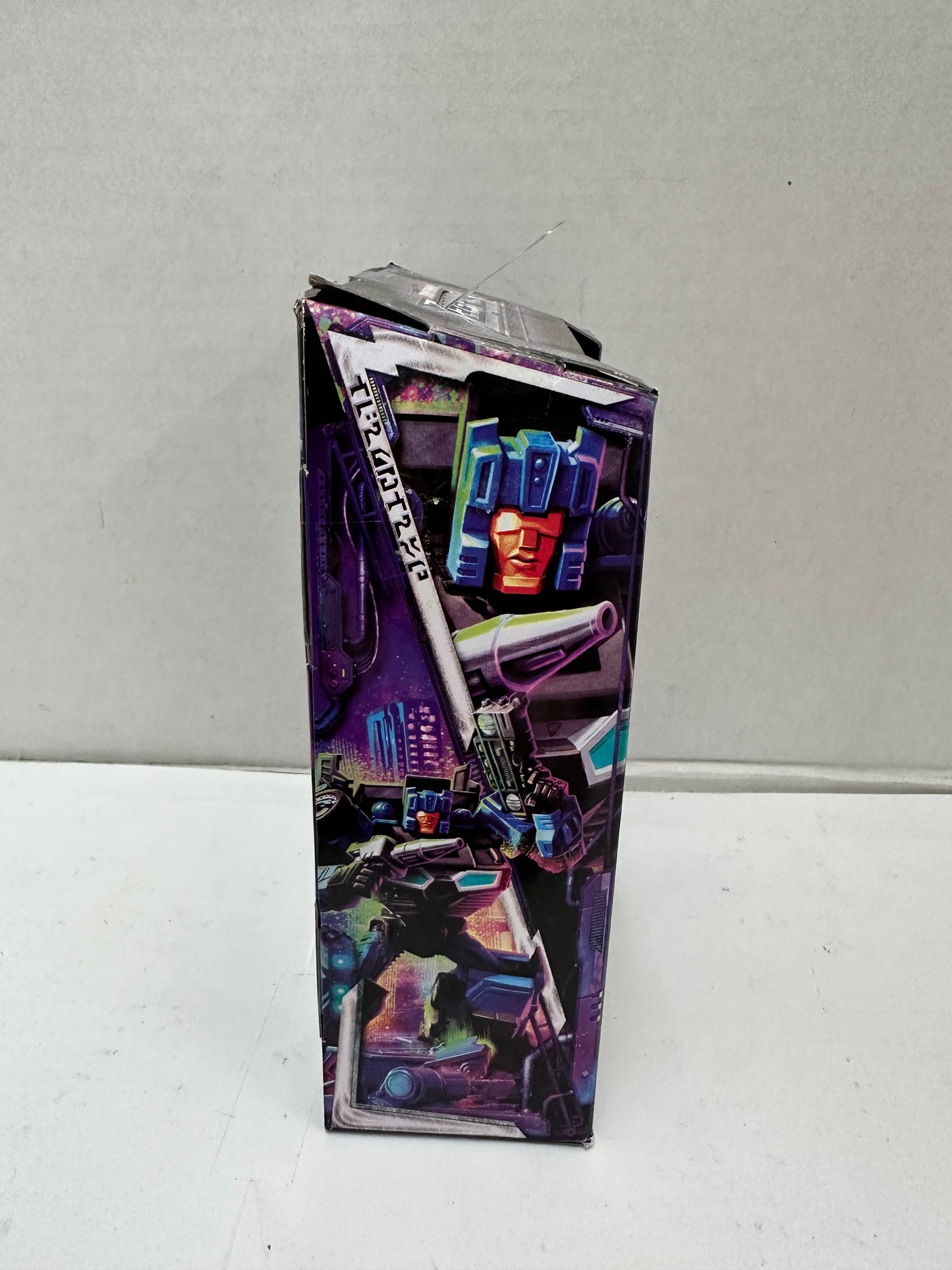 Hasbro Transformers Generations Legacy DELUXE CLASS CRANKCASE