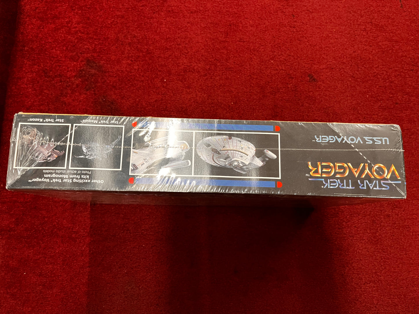 Vintage 1995 Monogram Star Trek Voyager U.S.S Voyager Model Kit 3604