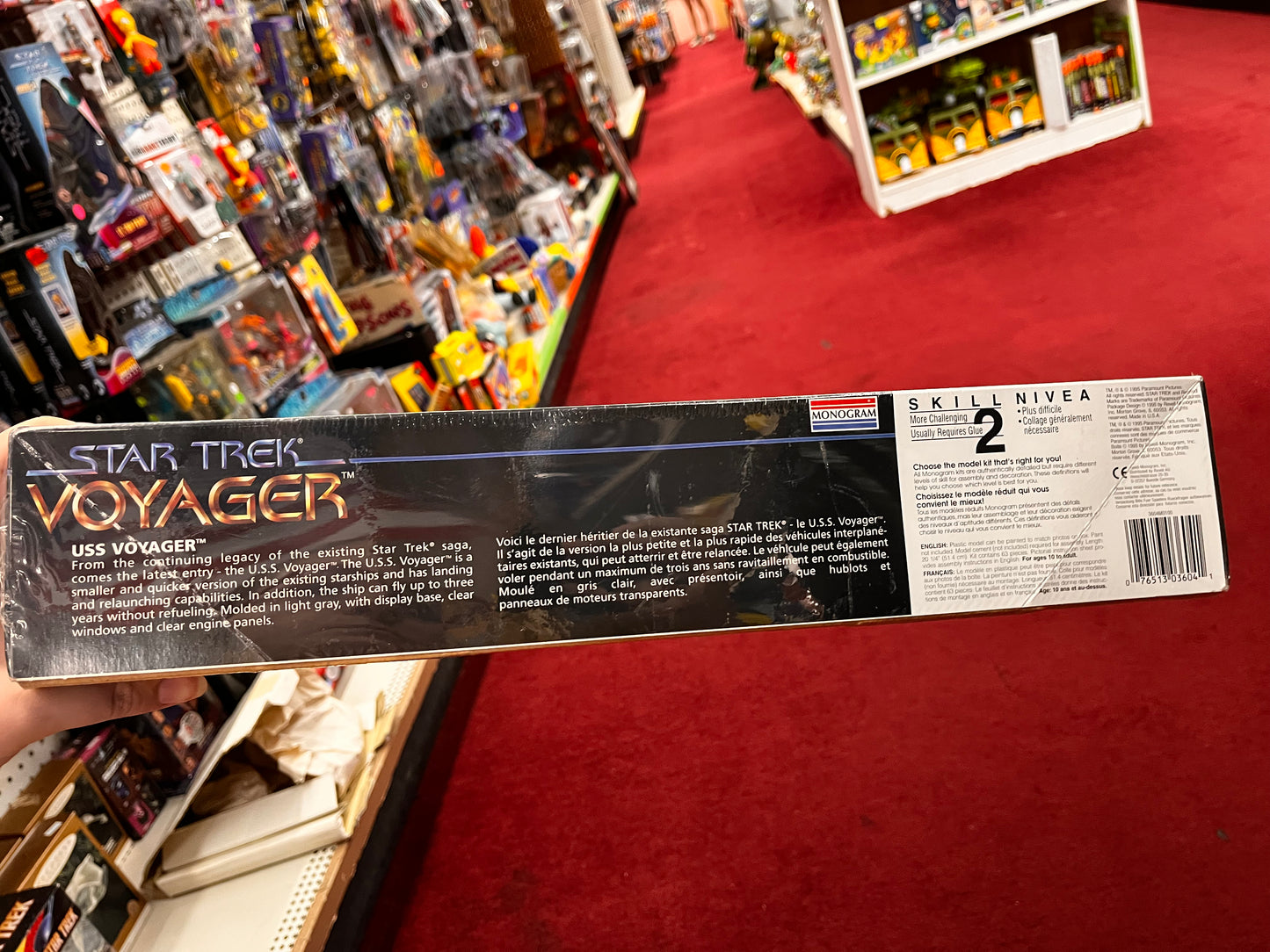 Vintage 1995 Monogram Star Trek Voyager U.S.S Voyager Model Kit 3604