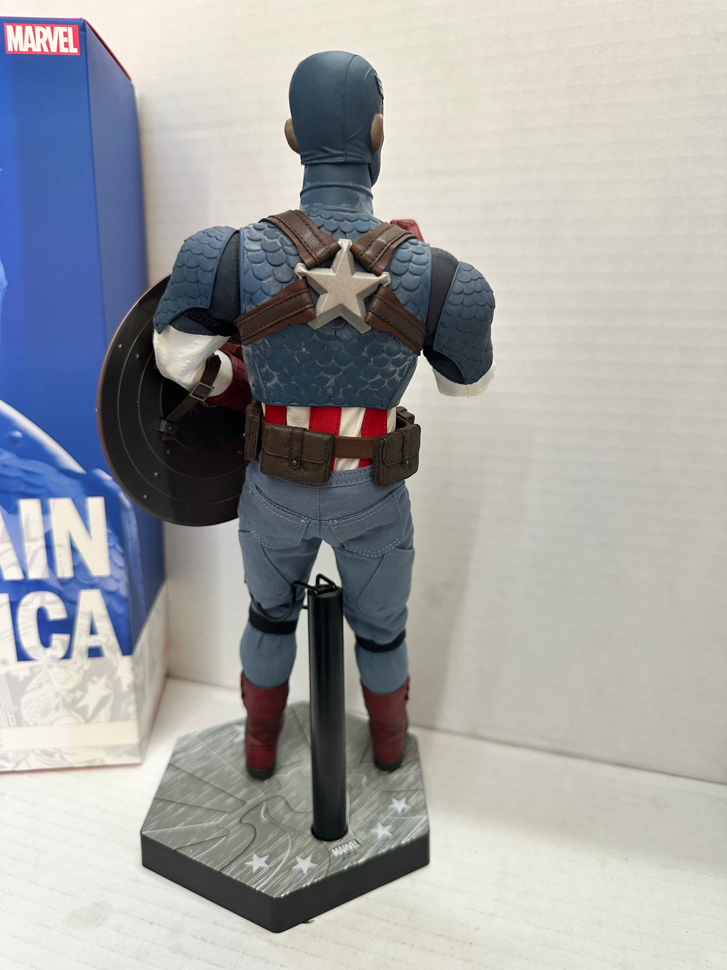 Captain America 1:6 scale Sideshow no. 100171