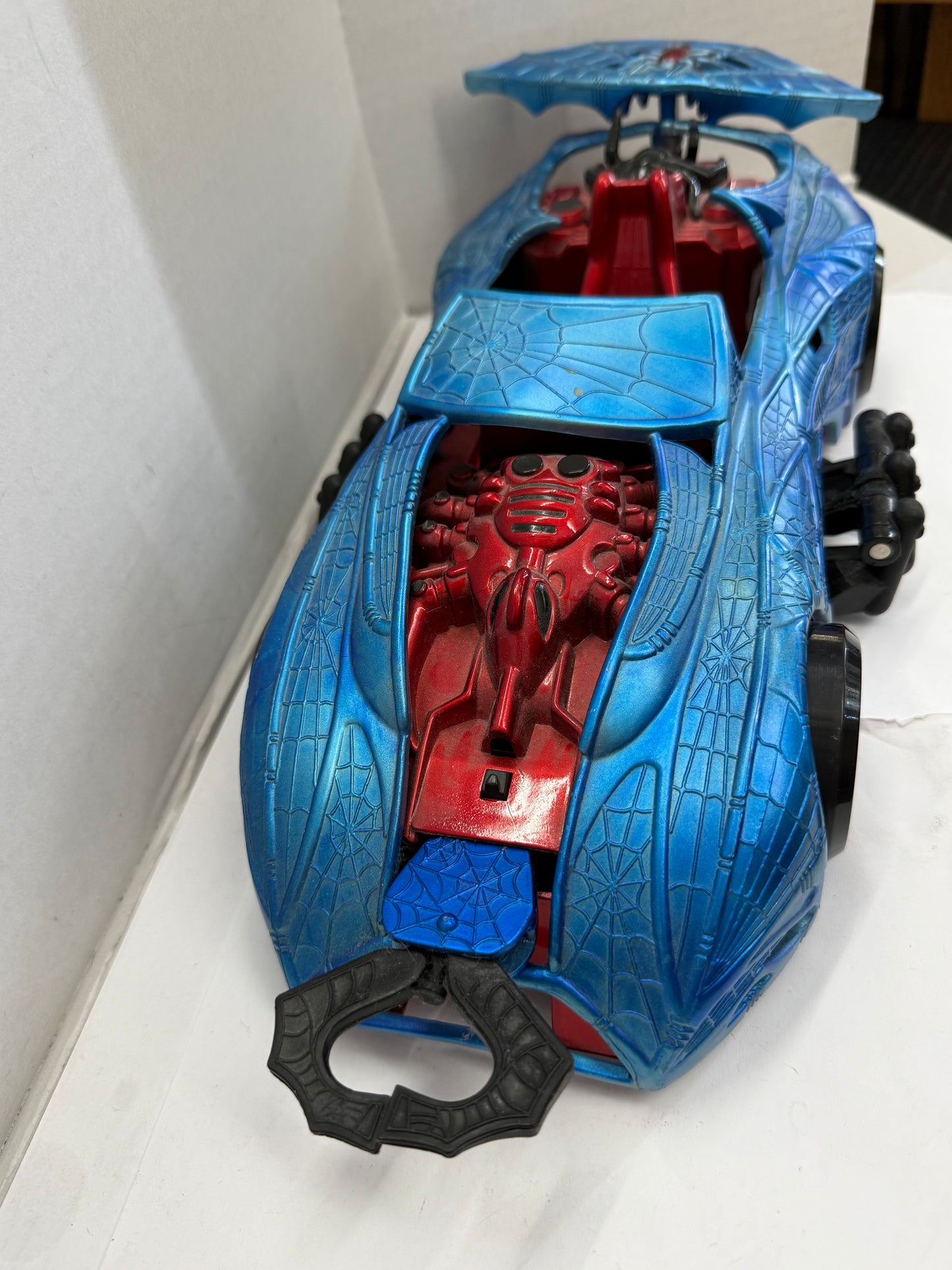 SPIDER-MAN CAR 16" WITH POP OUT SPIDER LEGS & CLAW / TOY BIZ / MARVEL 2003