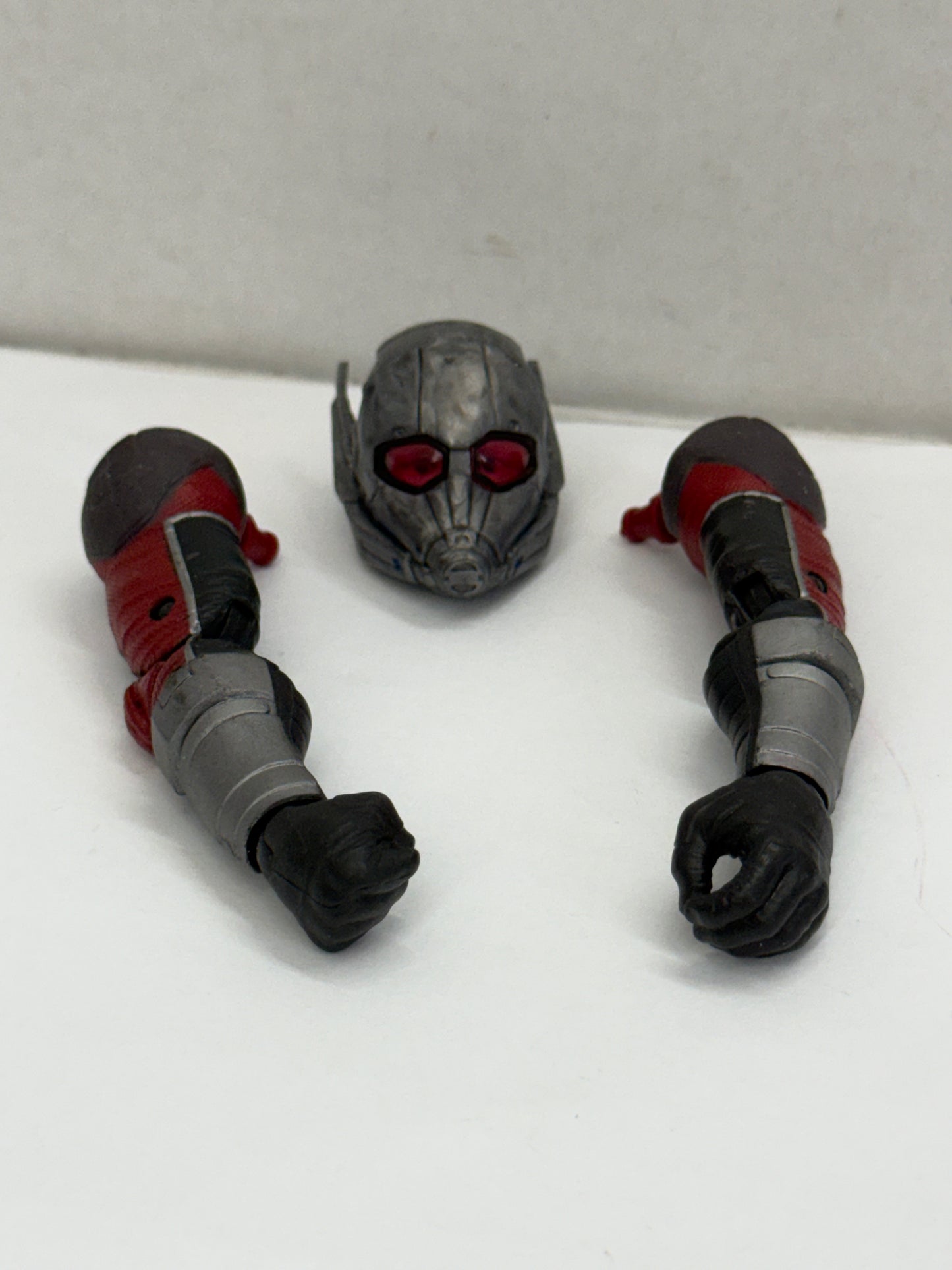 Marvel Legends Ant Man Giant Man Head & Arms Action Figure Parts
