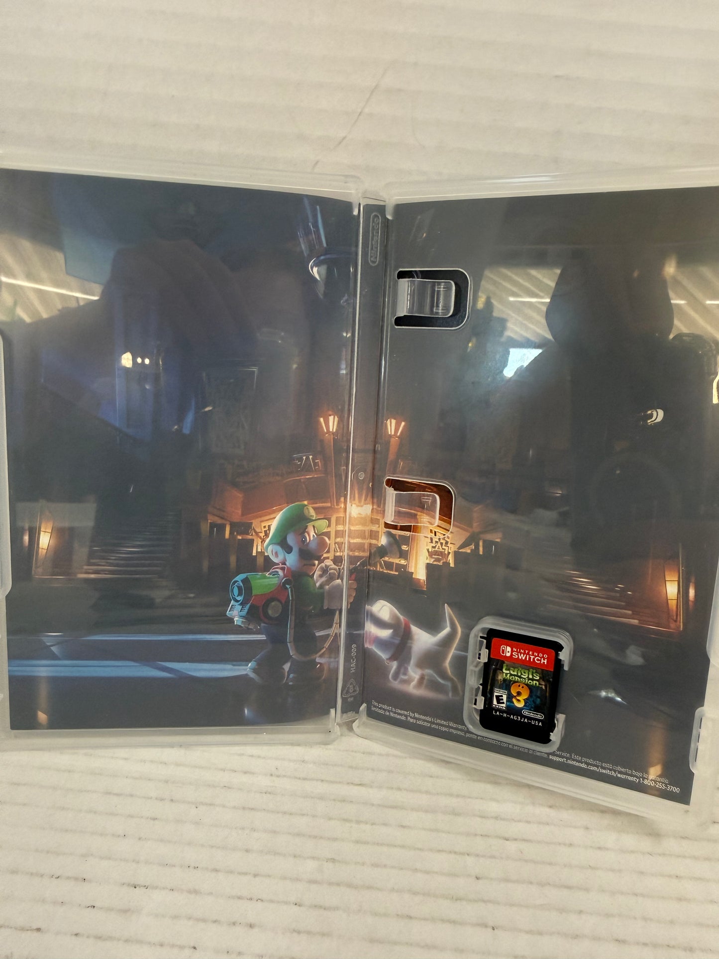 Luigi's Mansion 3 Standard Edition - Nintendo Switch