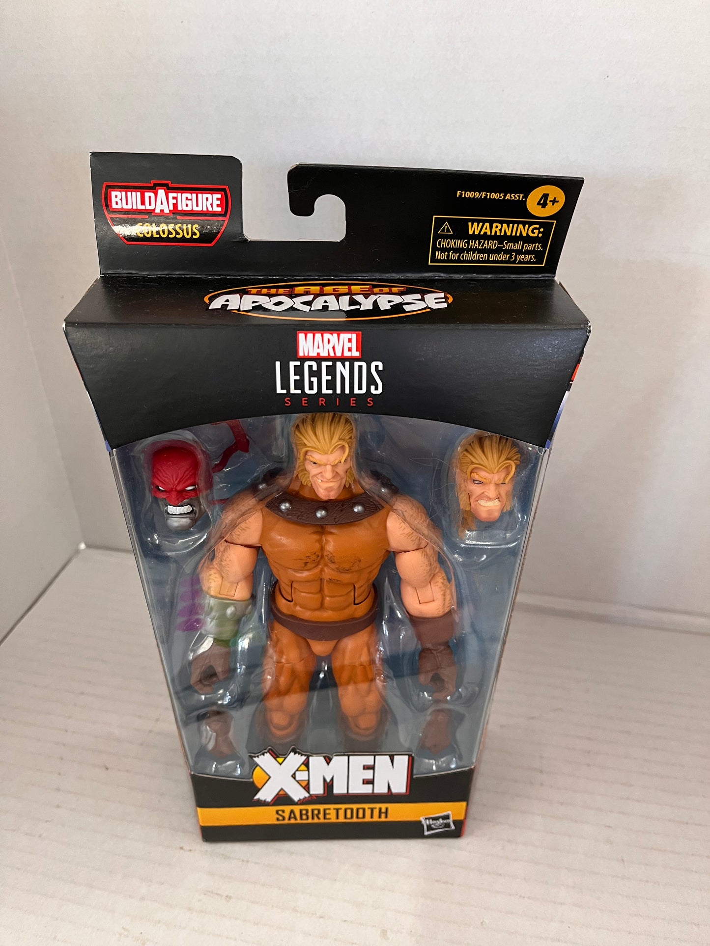 Hasbro Marvel Legends Sabretooth 6'' Figure
