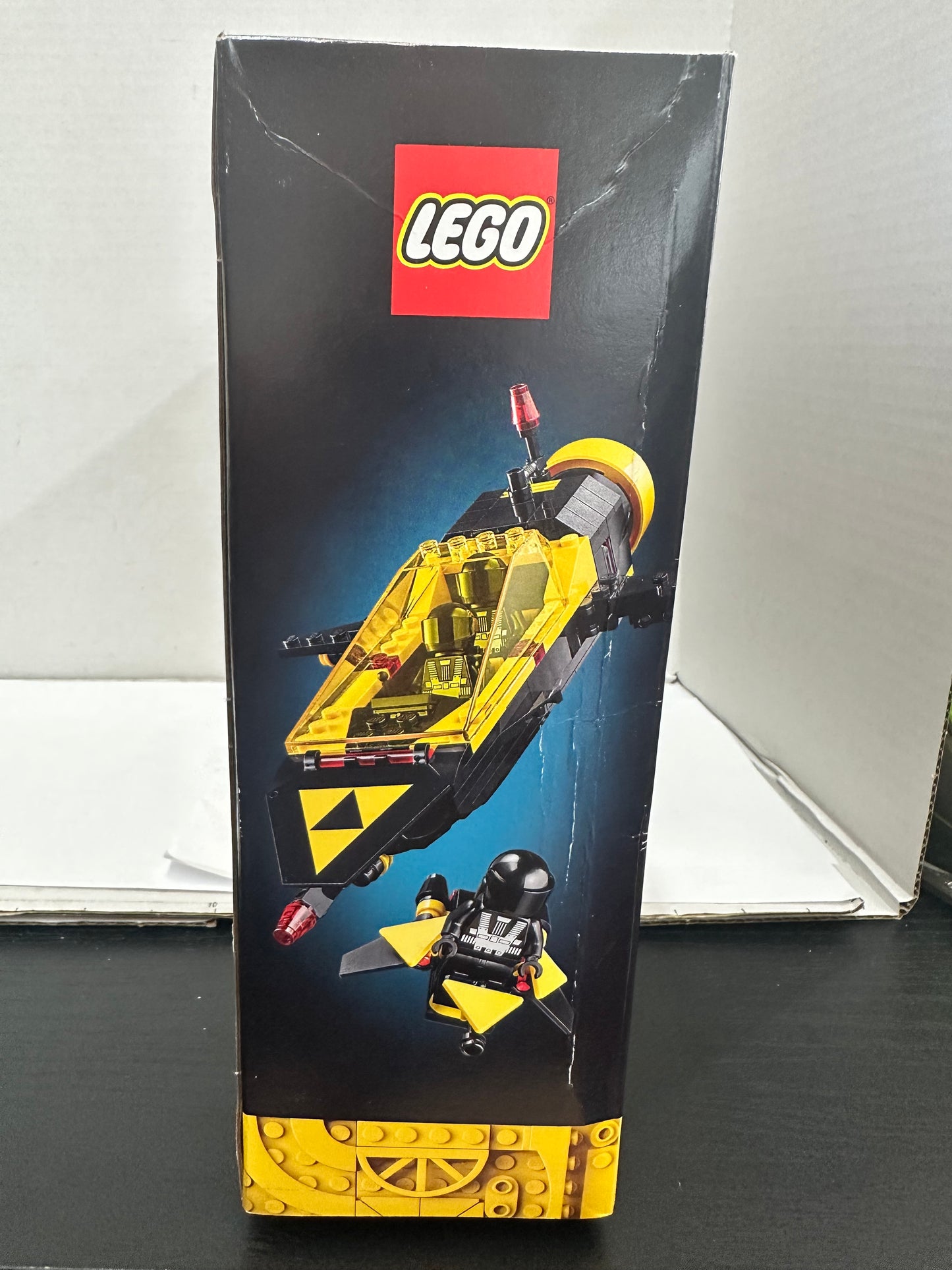 LEGO Icons: Blacktron Renegade (10355) Reissue