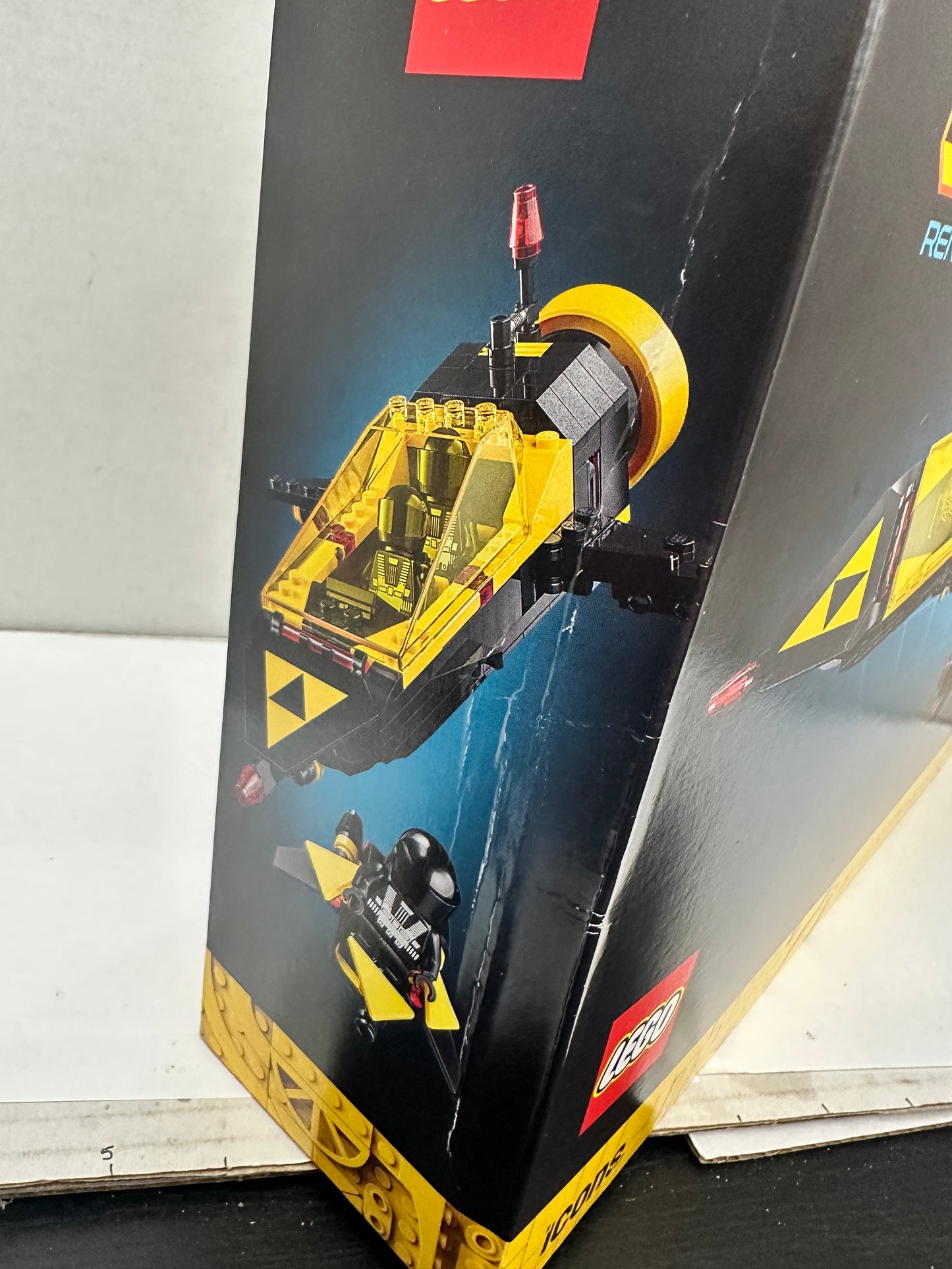 LEGO Icons: Blacktron Renegade (10355) Reissue
