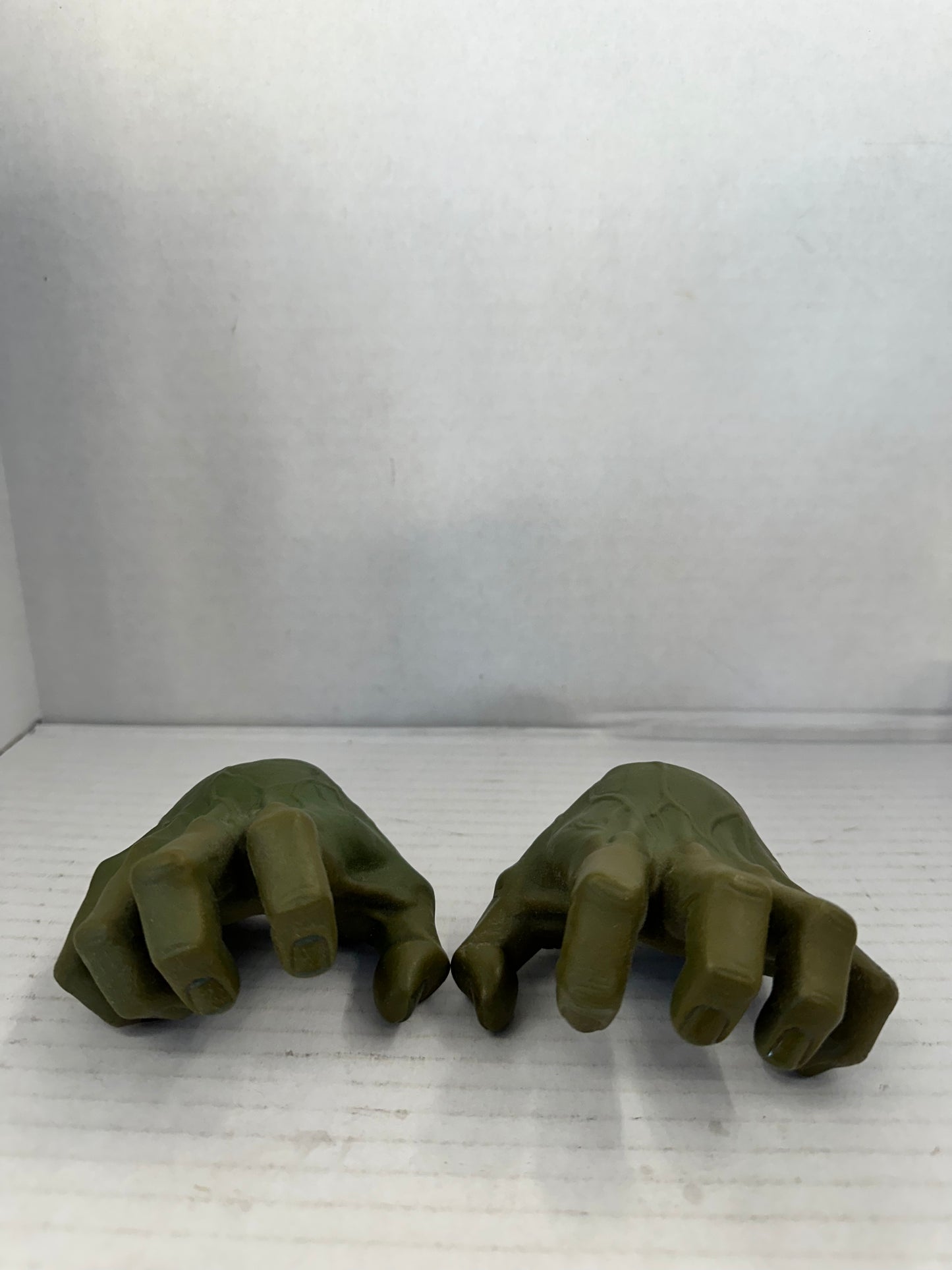 NECA Hulk Alternative Hands 1/4 Scale