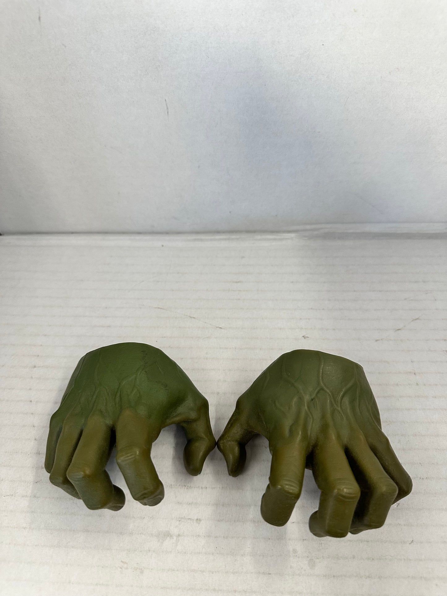 NECA Hulk Alternative Hands 1/4 Scale