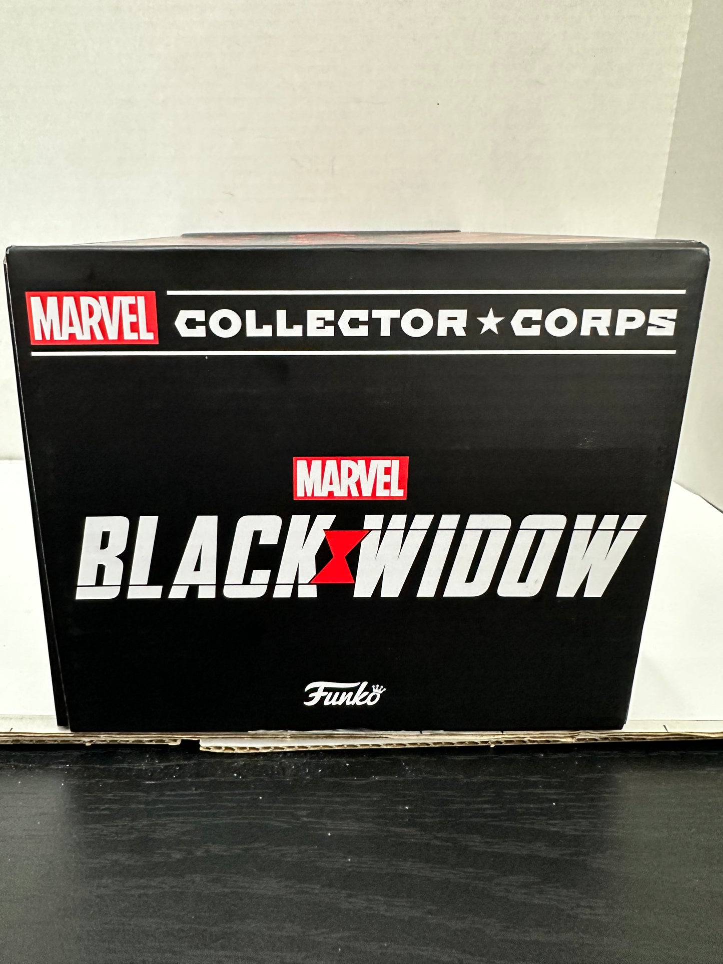 Funko Marvel Collector Corps Black Widow Mystery box (XL shirt)
