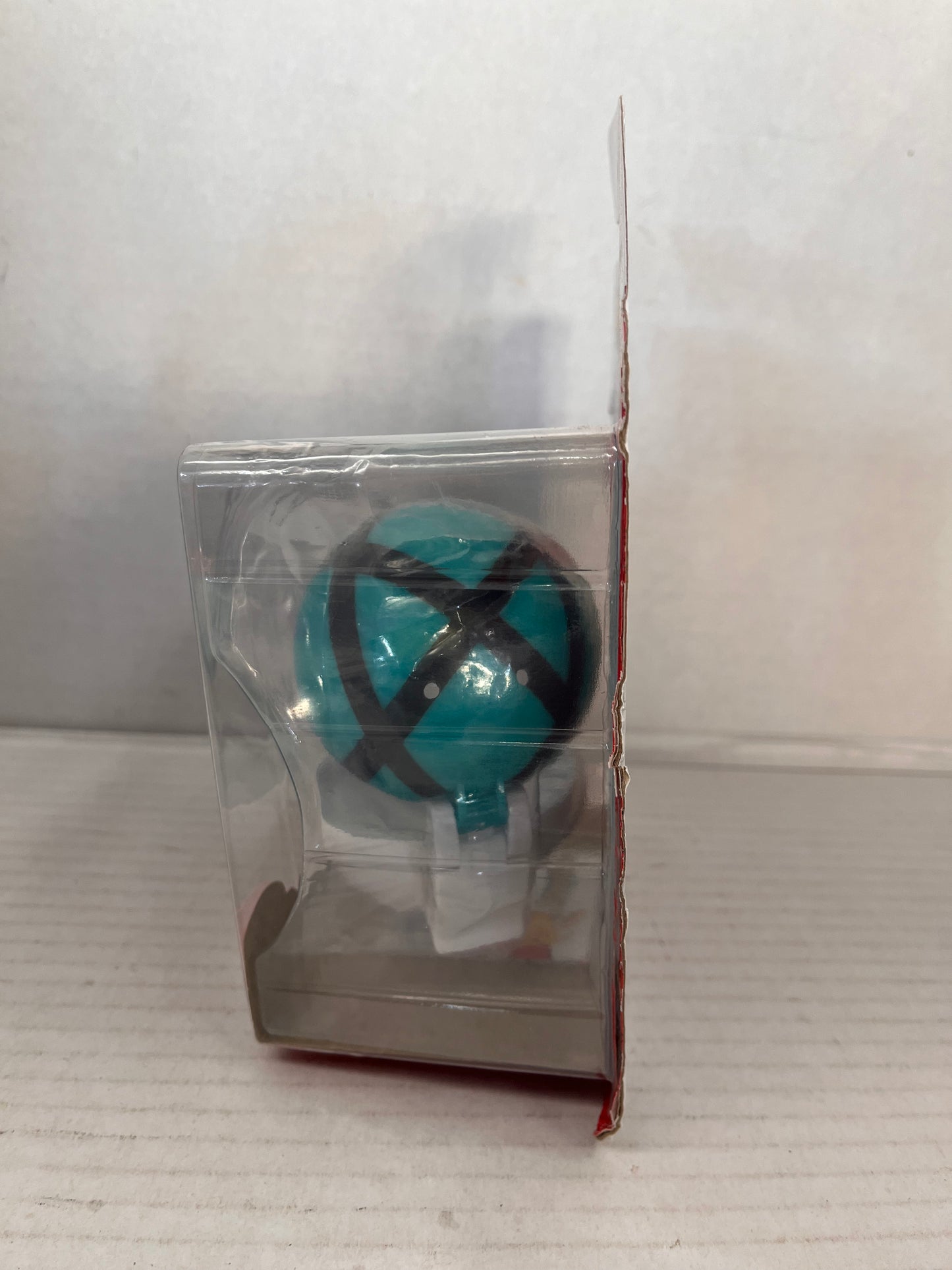 Pokemon Clip 'N' Go Horsea Seahorse Figure with Blue Net Ball