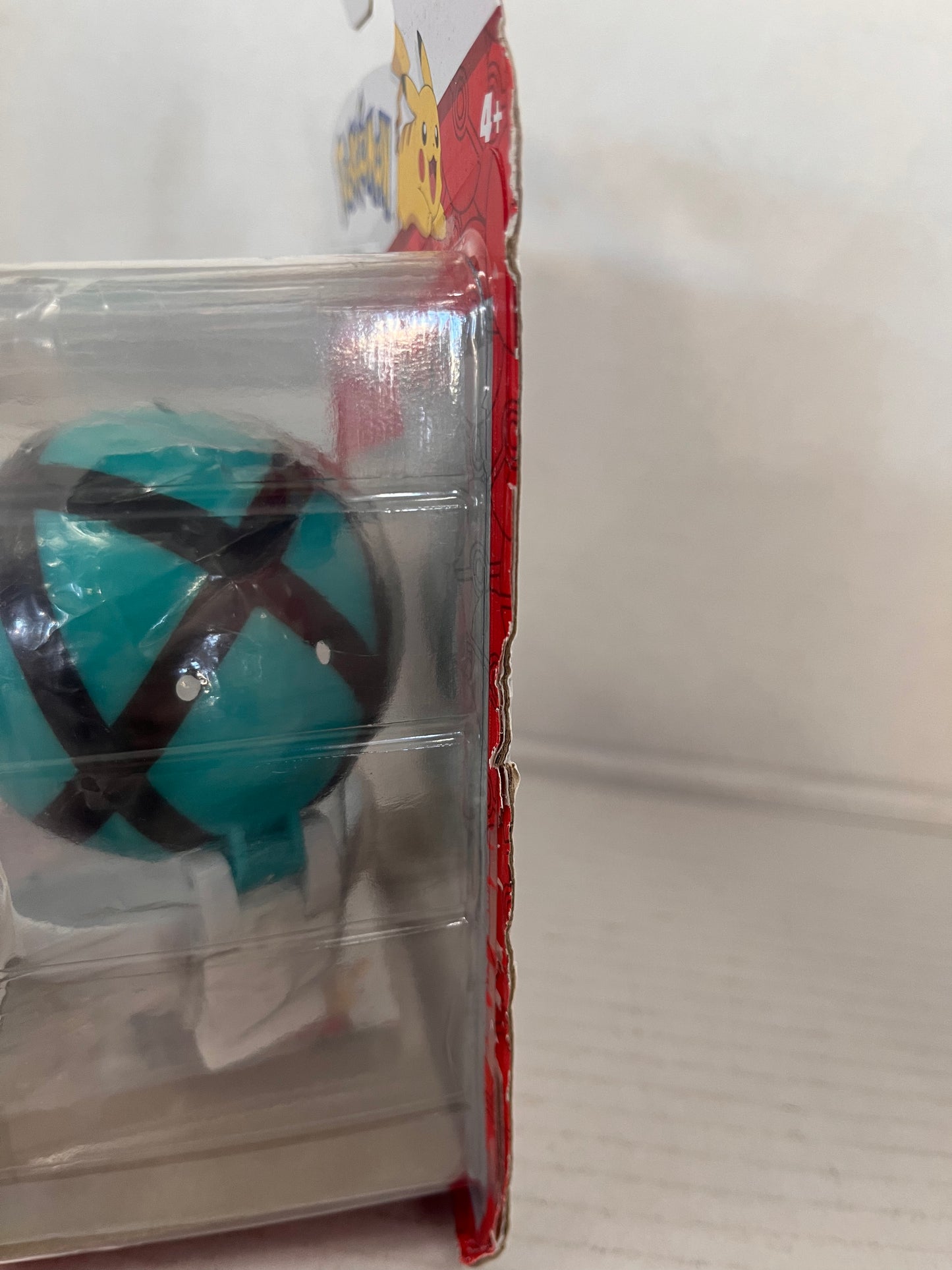 Pokemon Clip 'N' Go Horsea Seahorse Figure with Blue Net Ball