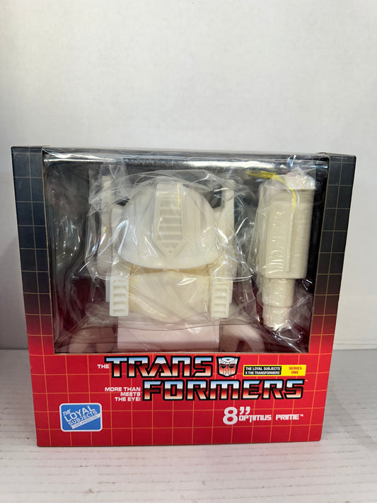 TRANSFORMERS THE LOYAL SUBJECTS X THE TRANSFORMERS OPTIMUS PRIME