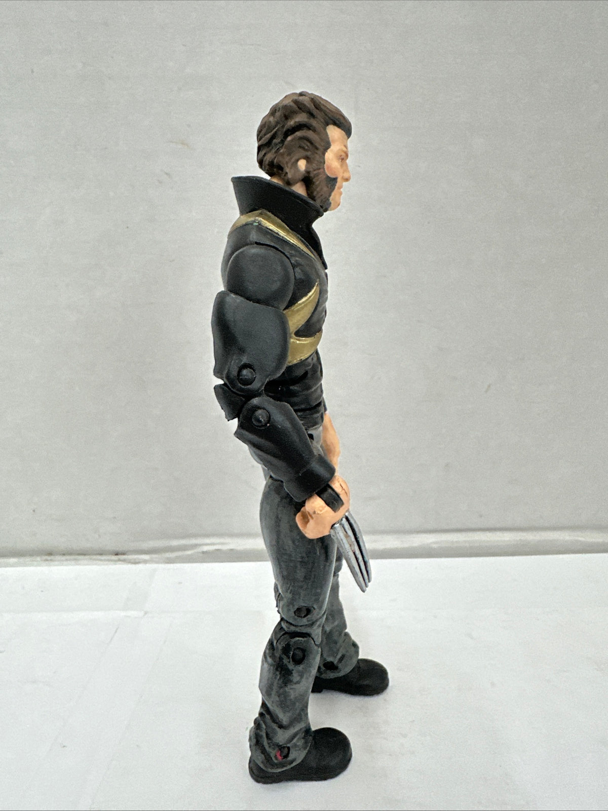 2006 Toy Biz Marvel Legends Classics Wolverine Logan Action Figure