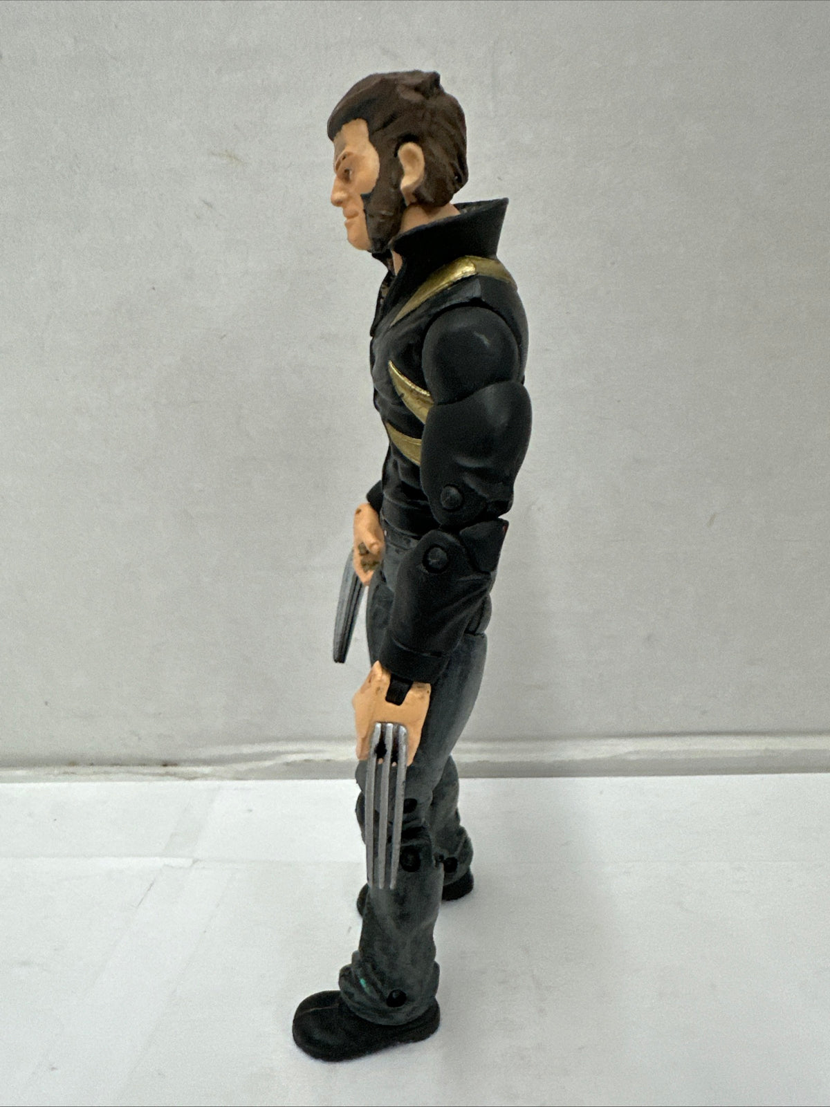 2006 Toy Biz Marvel Legends Classics Wolverine Logan Action Figure