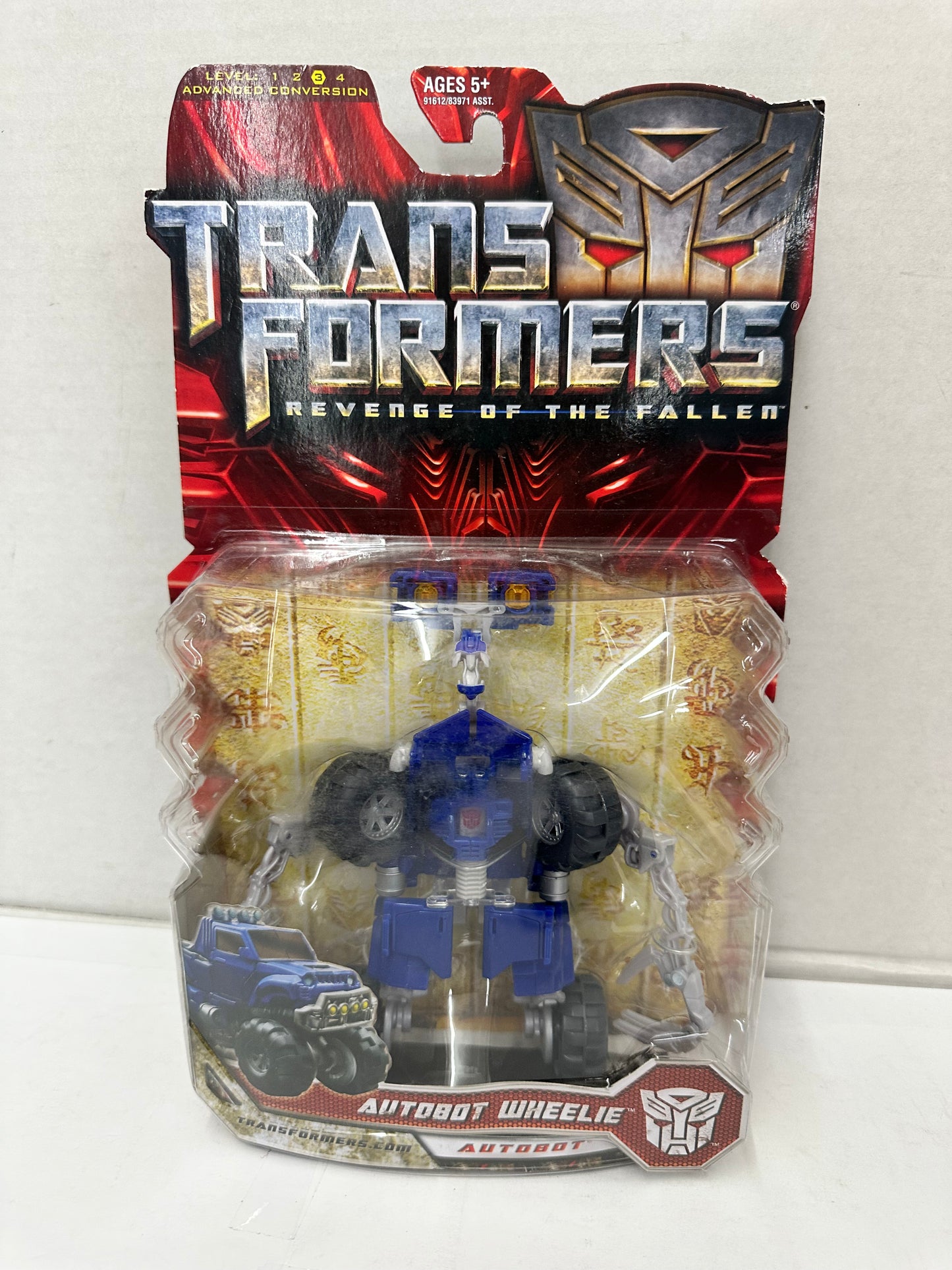 Hasbro Transformers Autobot Wheelie Action Figure