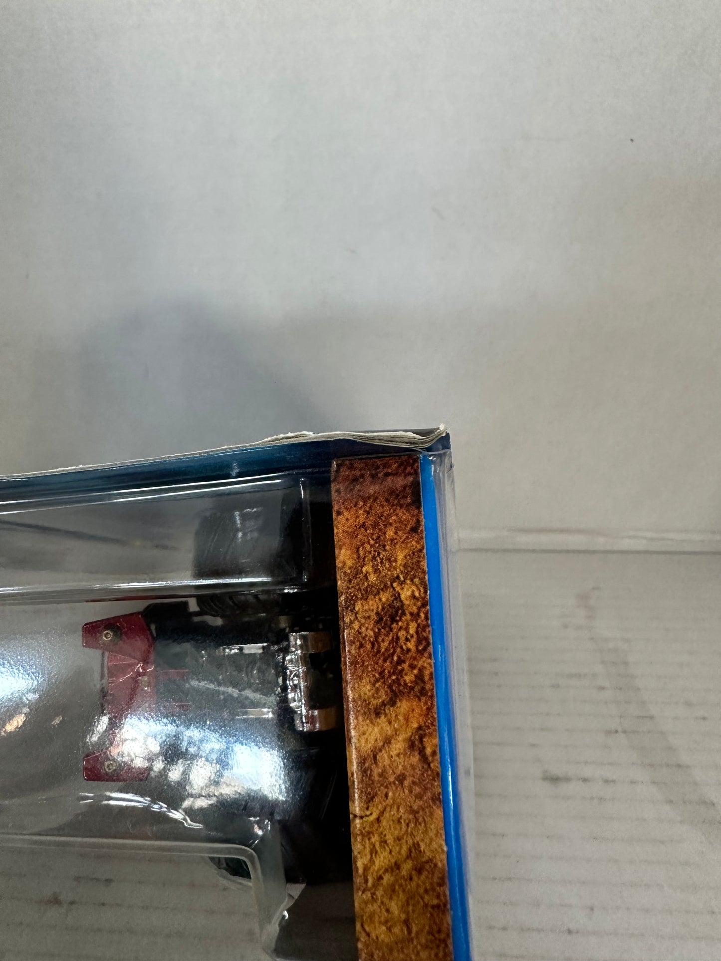 Hot Wheels MONSTER JAM - Demolition Doubles Captain America vs Iron Man