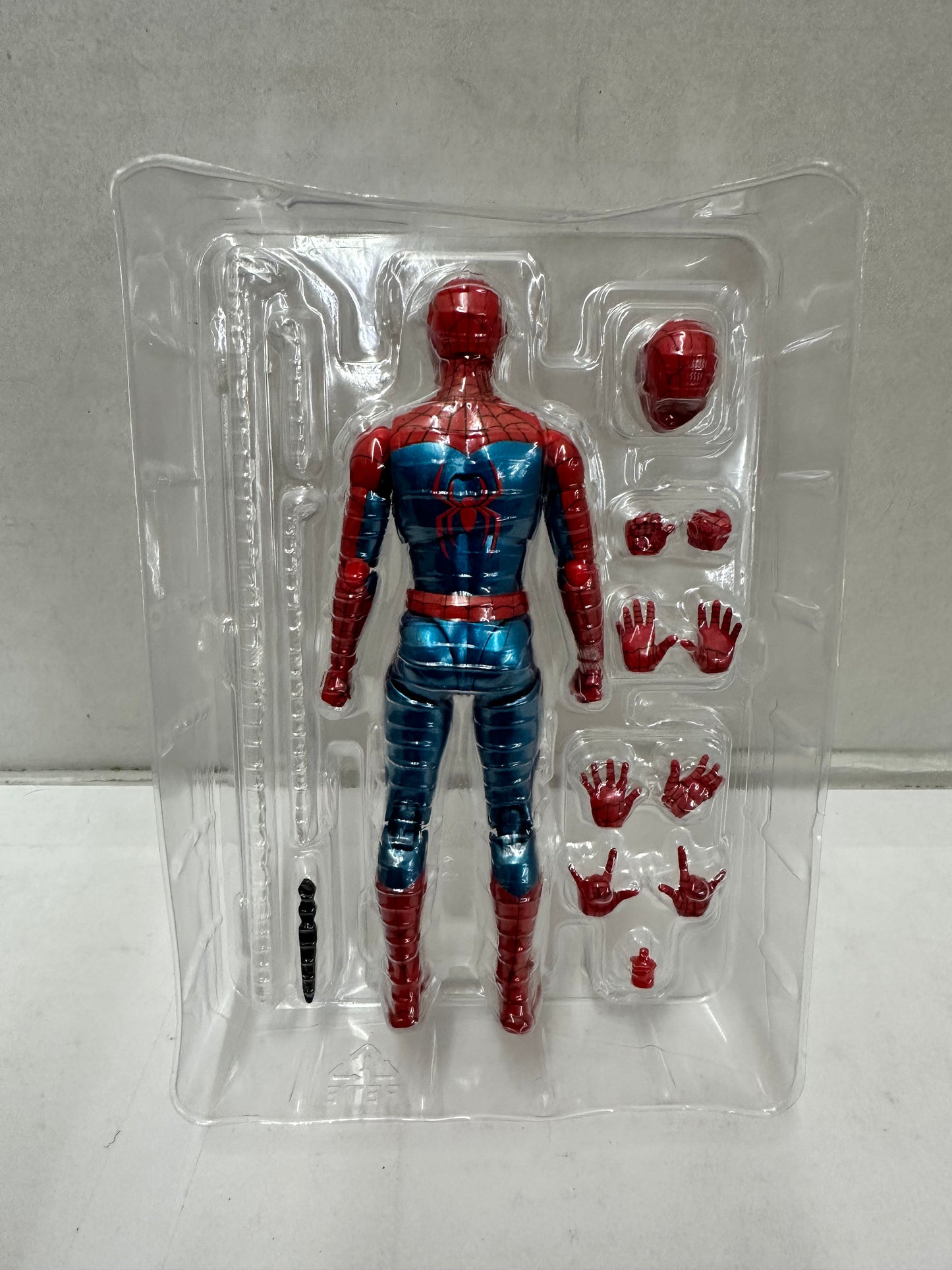 S.H.Figuarts Spider-Man New Red & Blue Suit No Way Home Bandai Action Figure
