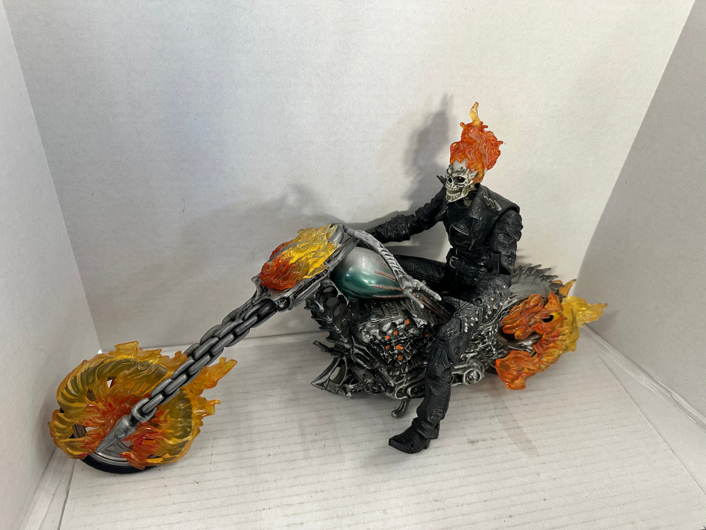 Marvel Legends Ultimate 12" Johnny Blaze Ghost Rider Flame Motorcycle Figure