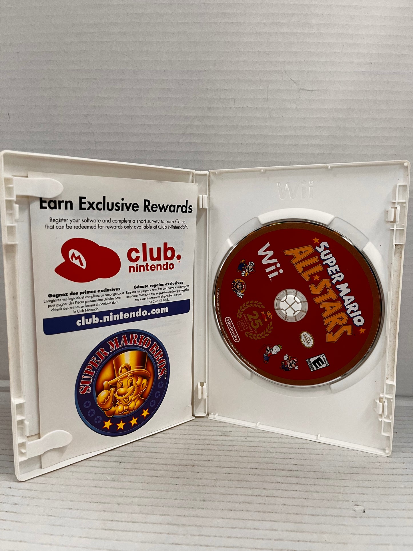 Super Mario All-Stars (Nintendo Wii, 2012) No Manual