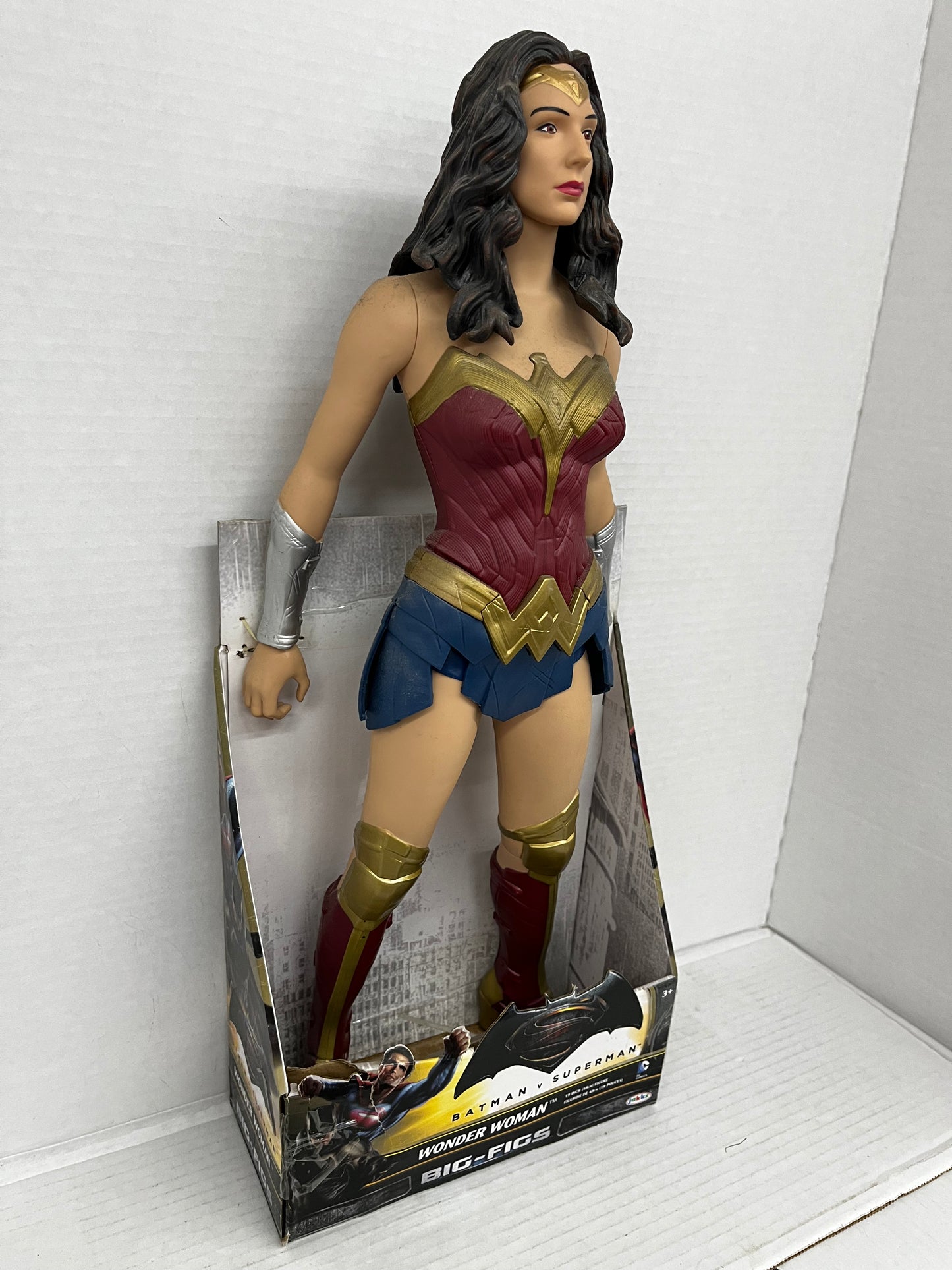Jakks Pacific Big-Figs 19-inch Wonder Woman DC Comics Batman V Superman Box Wear