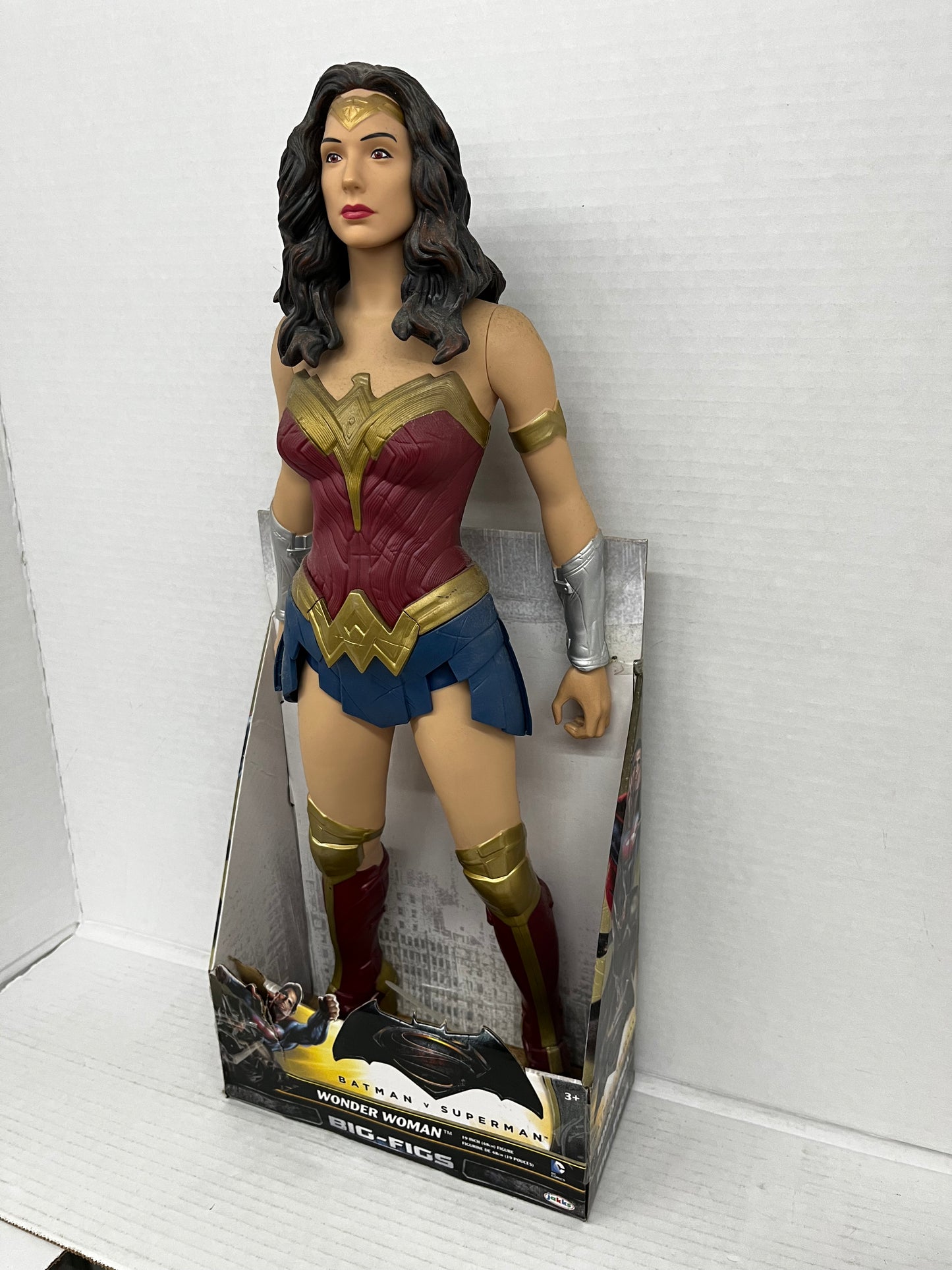 Jakks Pacific Big-Figs 19-inch Wonder Woman DC Comics Batman V Superman Box Wear