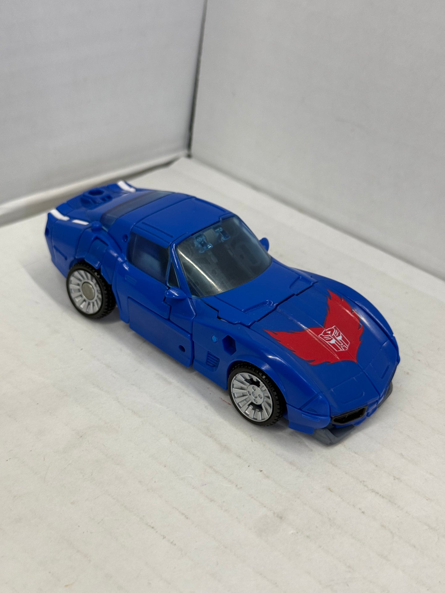 Transformers Kingdom TRACKS Deluxe War For Cybertron Siege Action Figure