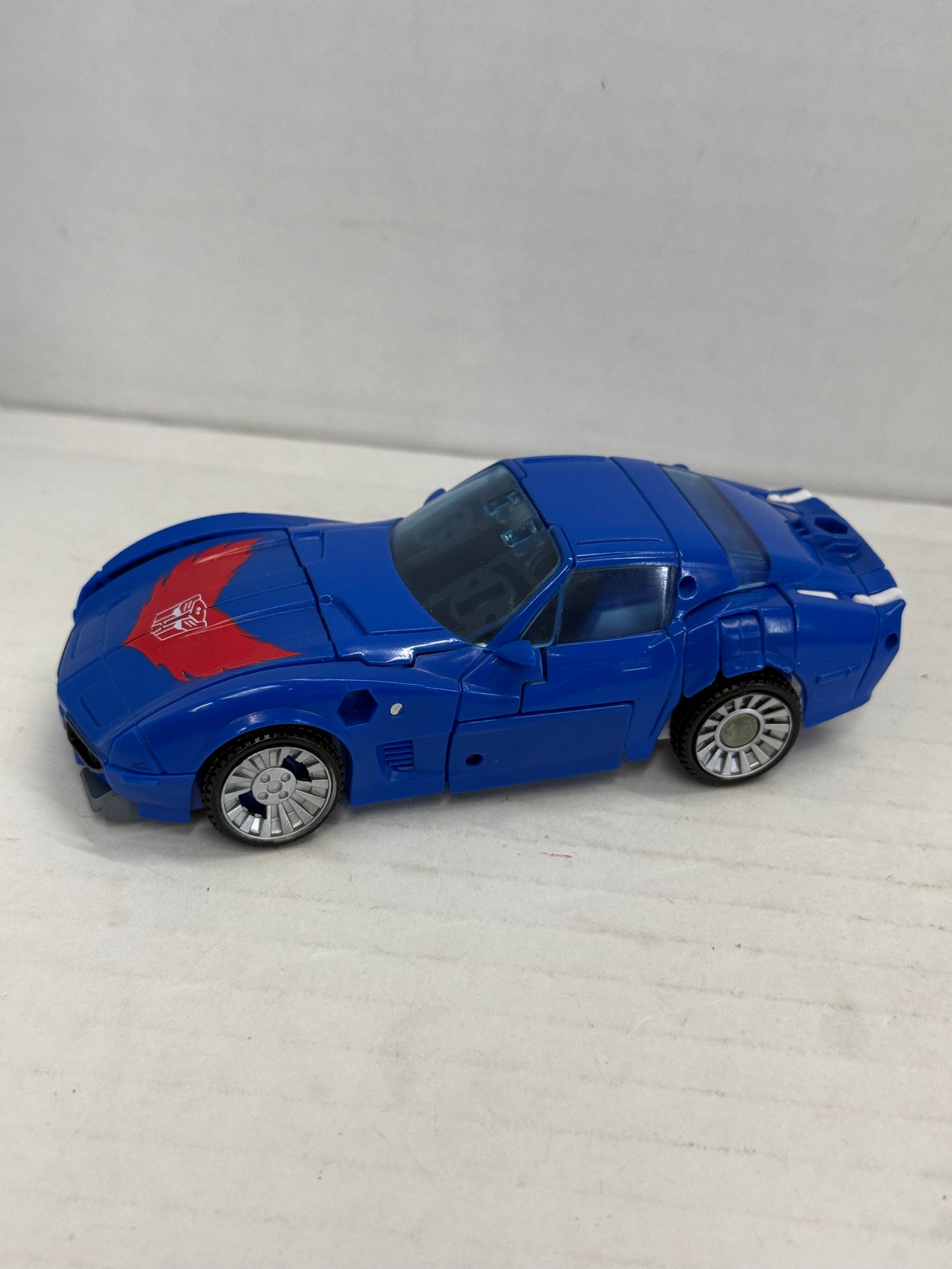 Transformers Kingdom TRACKS Deluxe War For Cybertron Siege Action Figure
