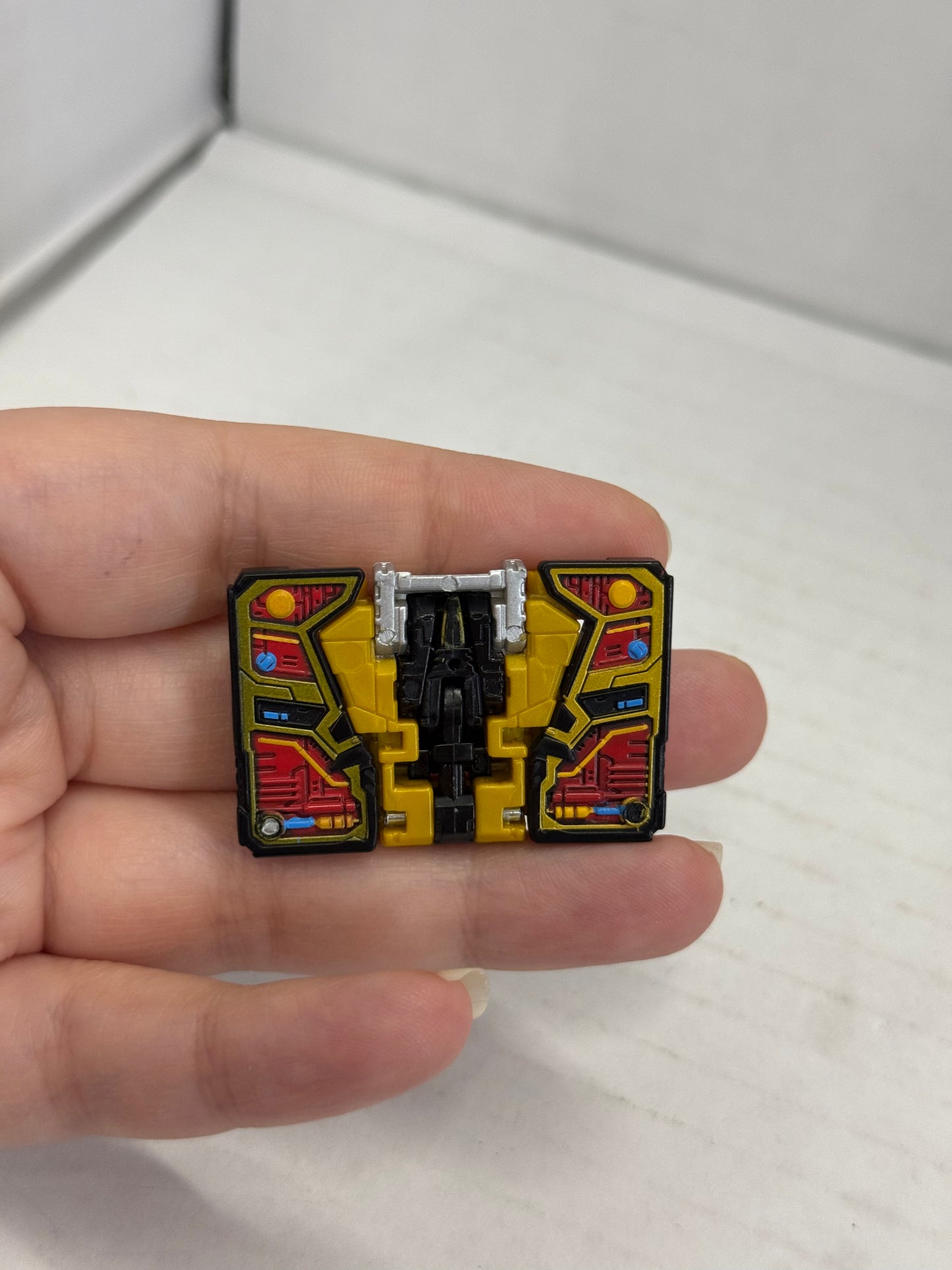 Transformers G1 Buzzsaw Cassette Legacy United Soundwave Set