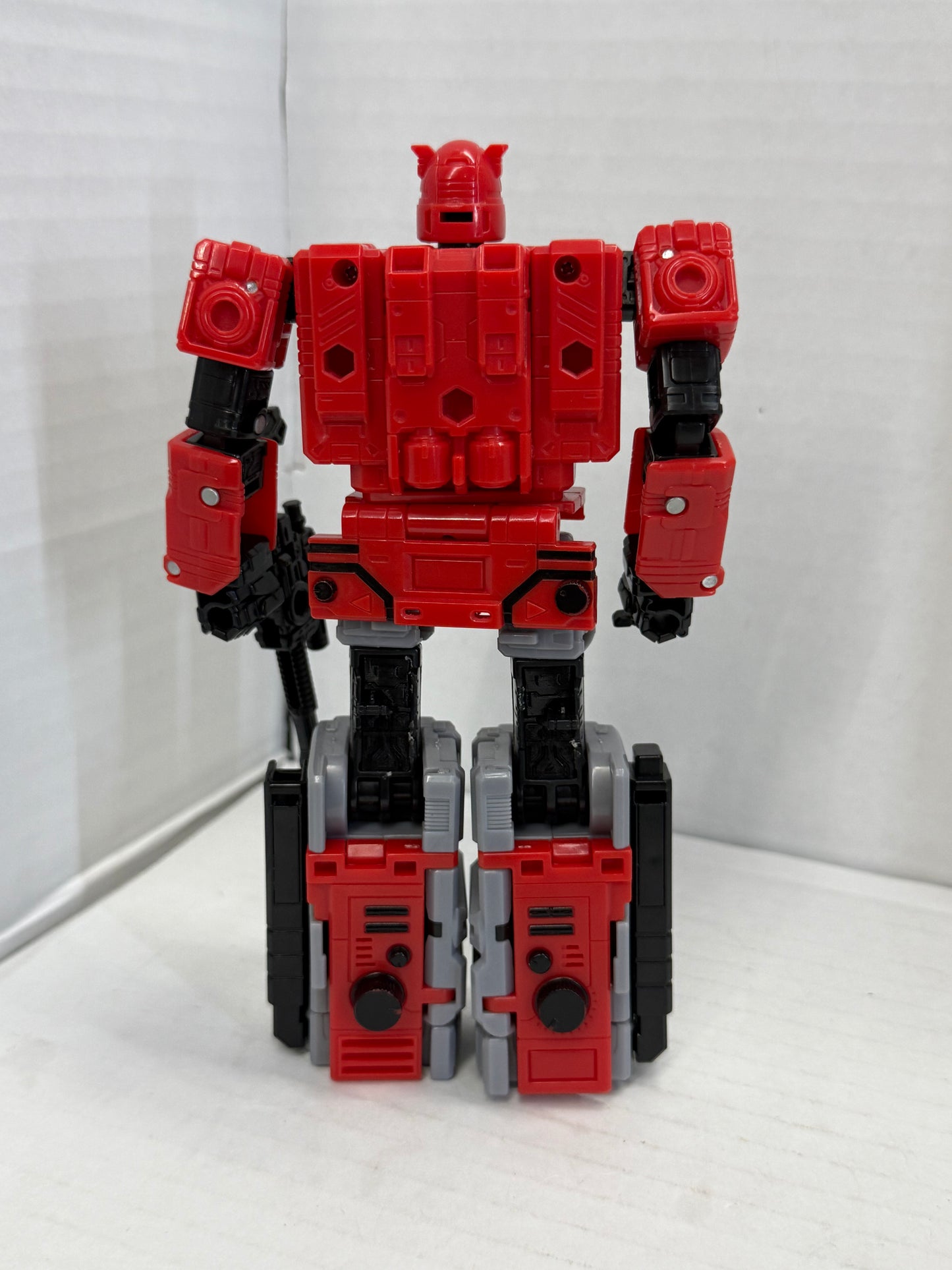 Transformers Legacy Kingdom War for Cybertron Blaster Voyager generation