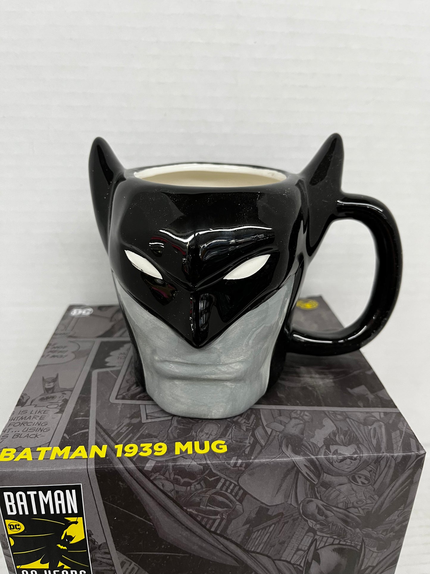 BATMAN Ceramic MUG DC Hand Painted