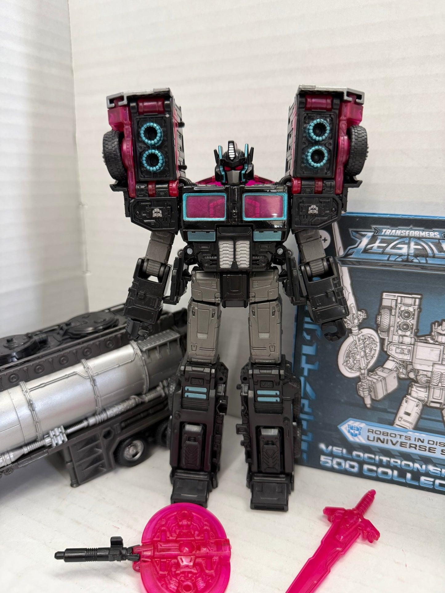 Hasbro Transformers: Legacy United Robots In Disguise 2000 Scourge COMPLETE