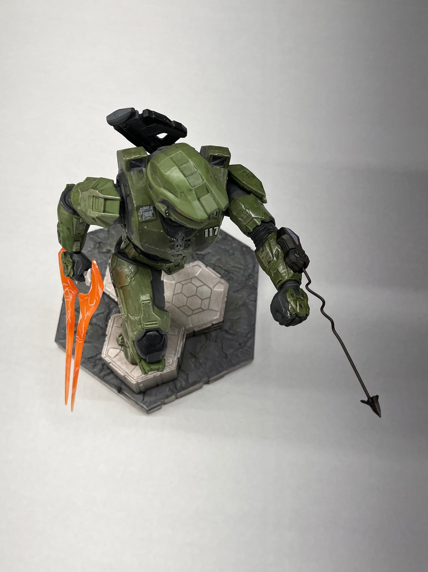 Halo Infinite Master Chief with Grappleshot Orange Sword 10 Inch PVC Statue