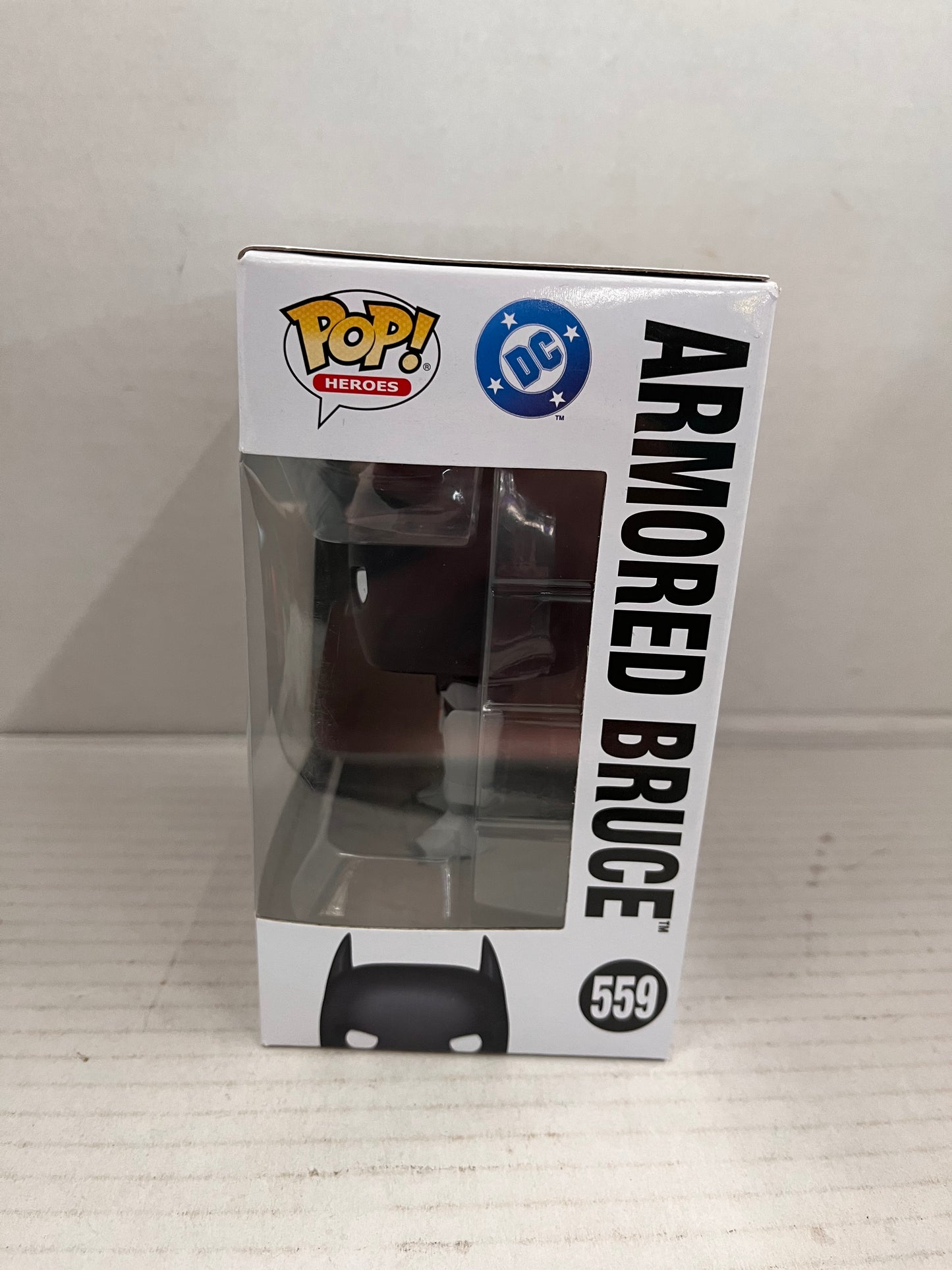 Funko Pop! DC Super Heroes Batman Beyond Armored Bruce #559