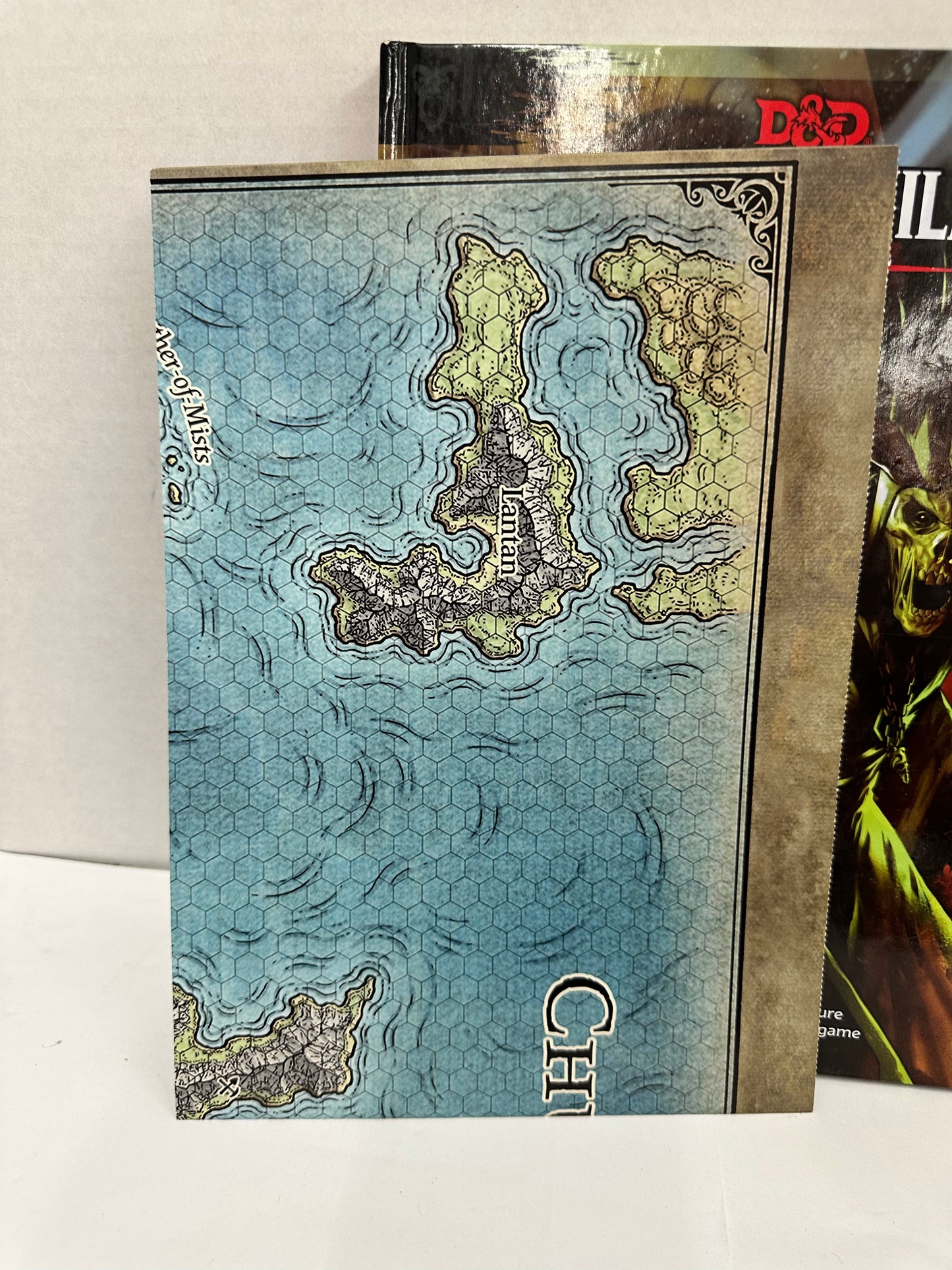 Dungeons & Dragons Tomb of Annihilation Hardcover Book W/ Poster